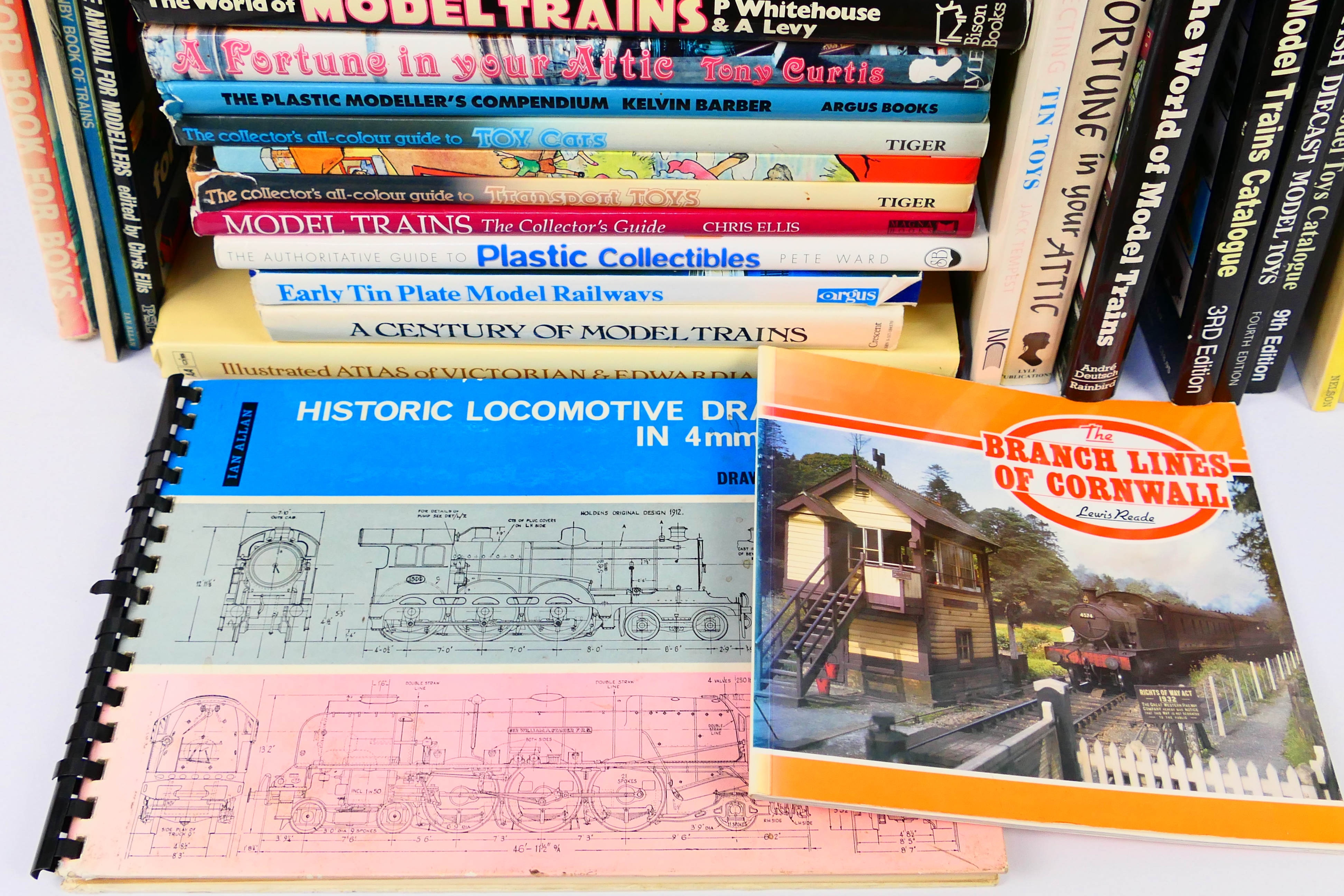 A collection of railway, toy, model railway, diecast, tinplate and collecting reference books. - Bild 5 aus 5
