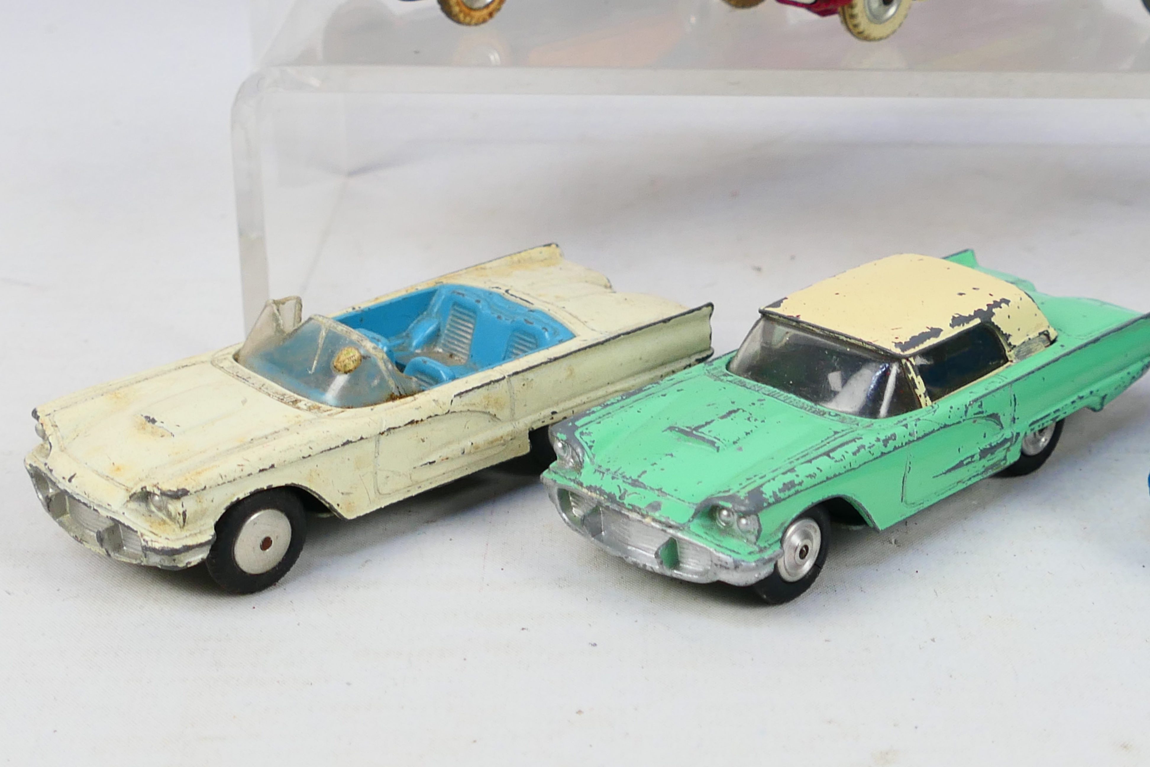 Dinky Toys - Corgi Toys - Other - An unboxed collection of 10 playworn diecast and plastic model - Bild 6 aus 7