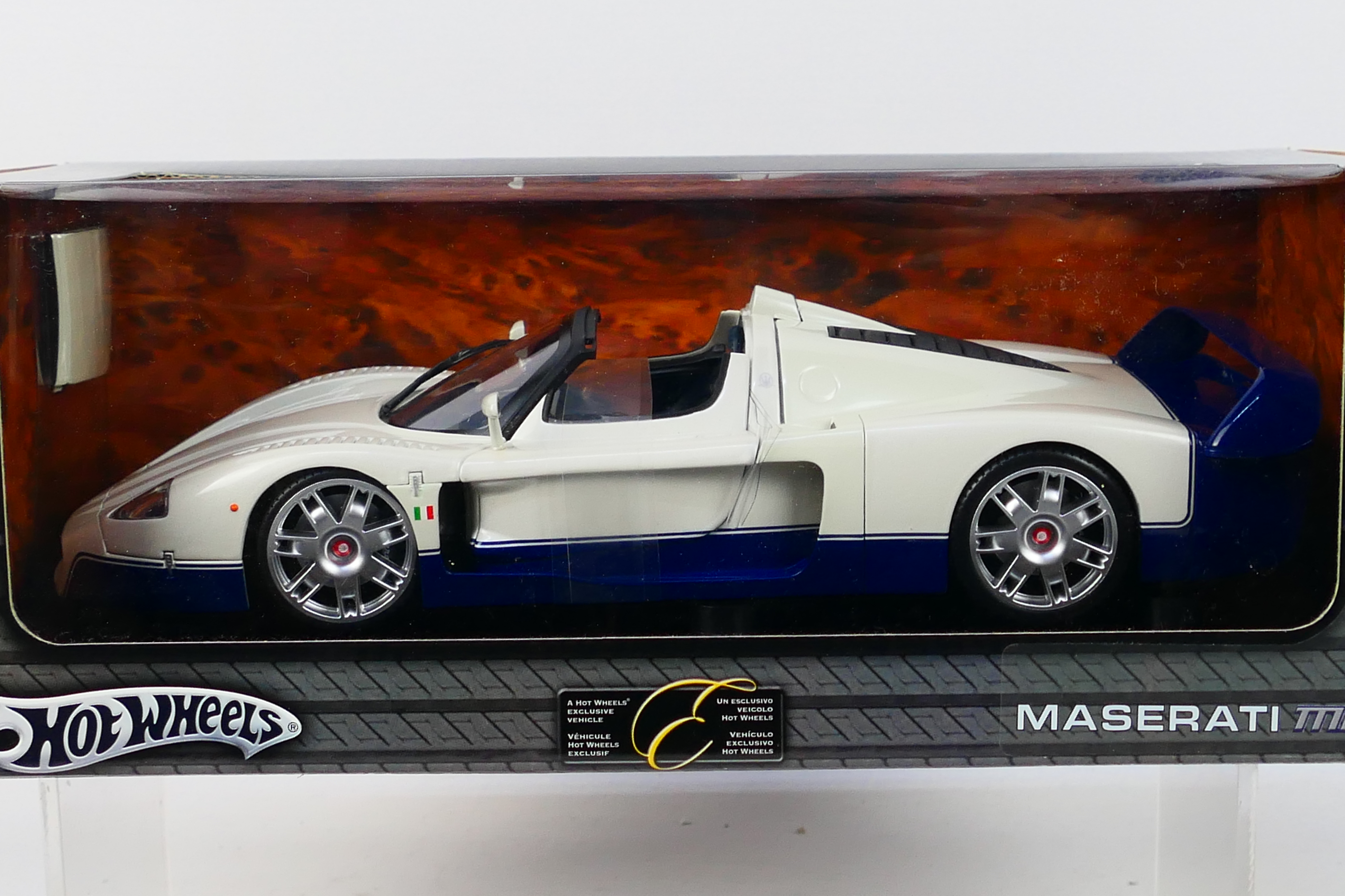 Hot Wheels - A boxed diecast 1:18 scale Hot Wheels #G7158 Maserati MC12. - Image 2 of 2