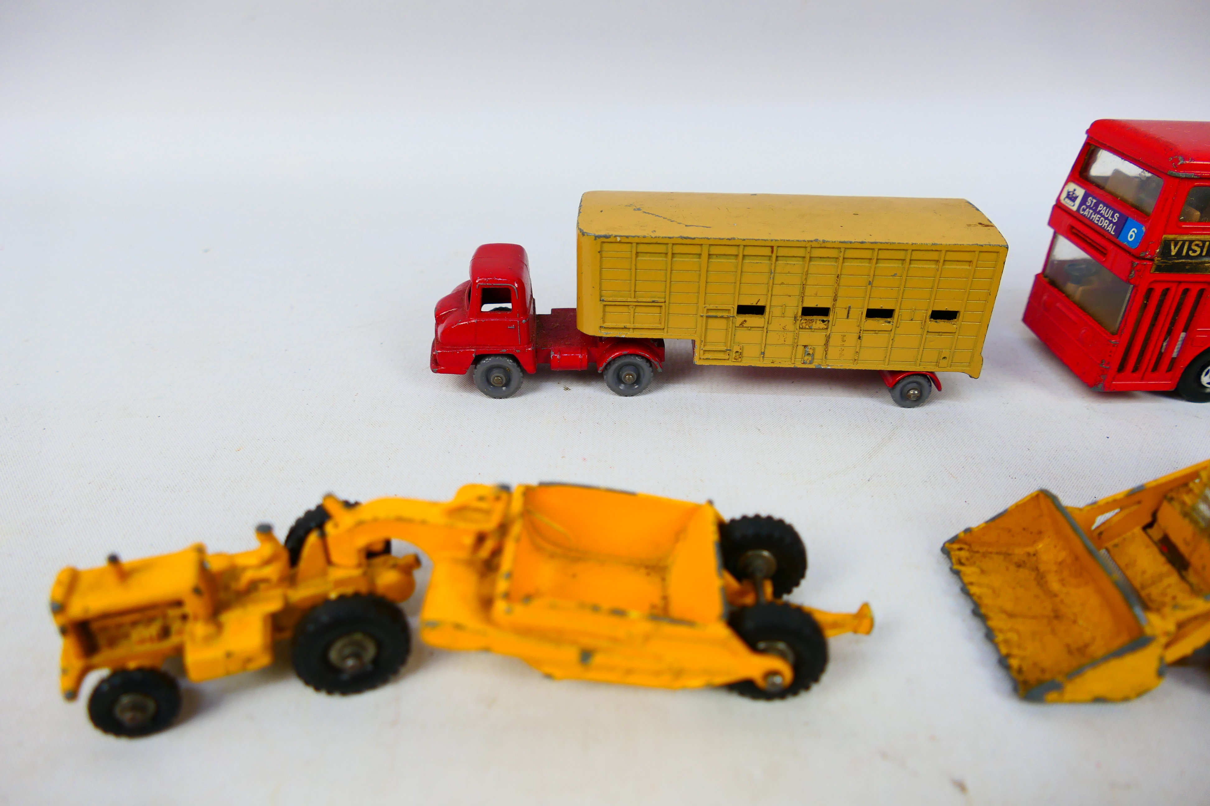 Matchbox - A predominately unboxed collection of Matchbox diecast model vehicles in various scales. - Bild 7 aus 8
