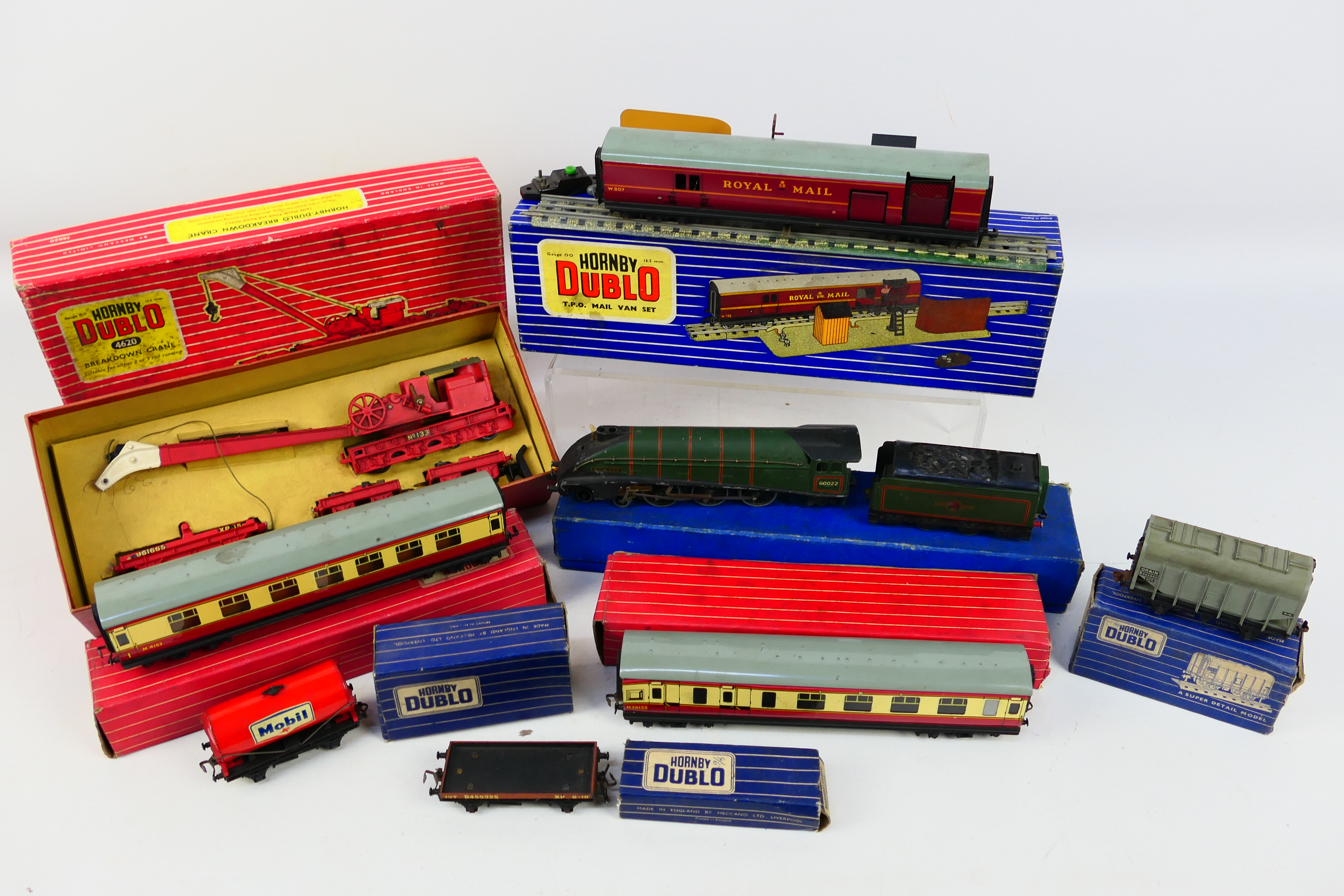 Hornby - Dublo - A group of boxed items, a 3-rail Mallard locomotive # 3211,