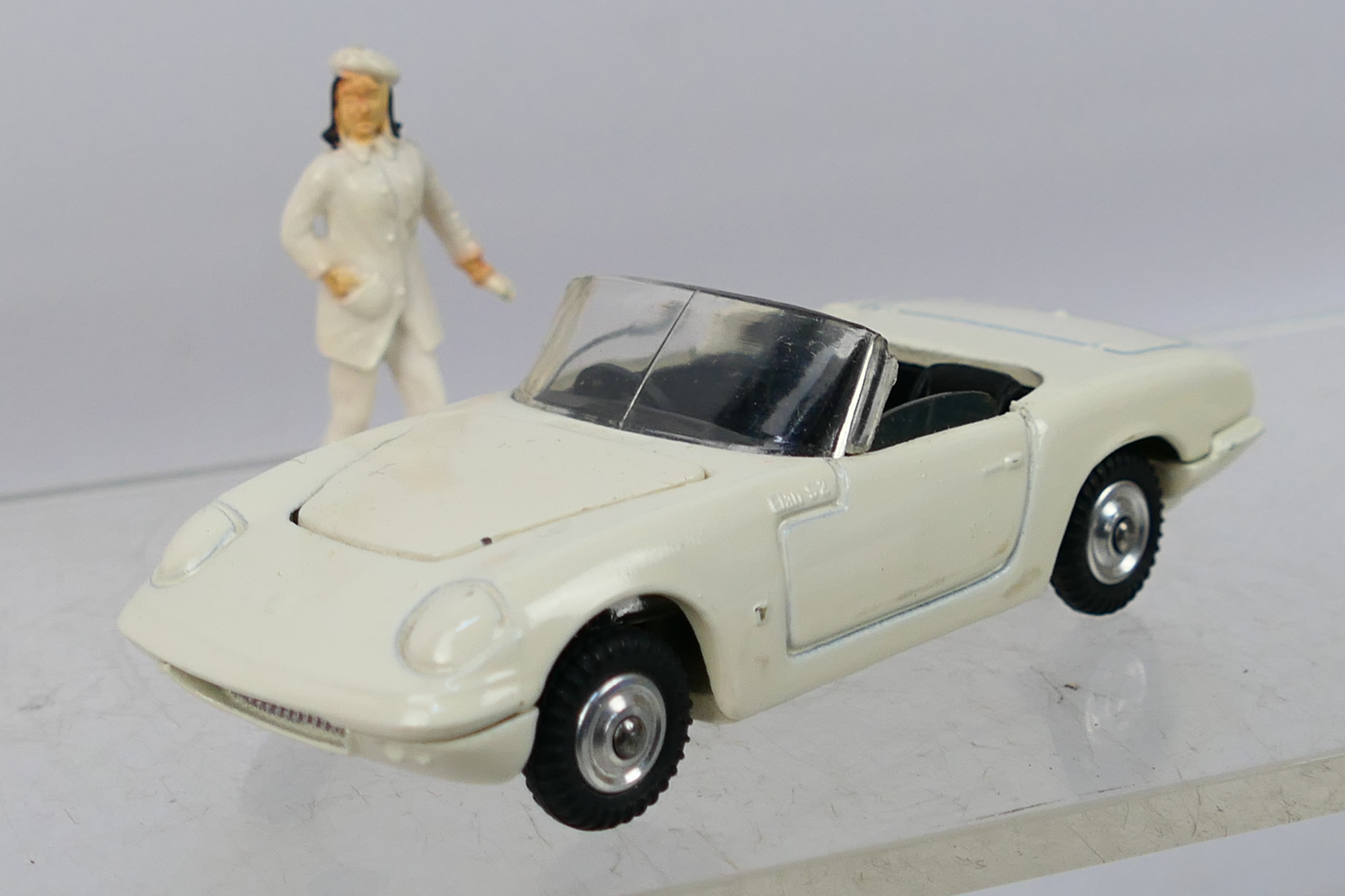 Corgi - The Avengers - A 1960s Gift Set 40 with Steed and his Bentley and Mrs Peel and her Lotus # - Image 8 of 18