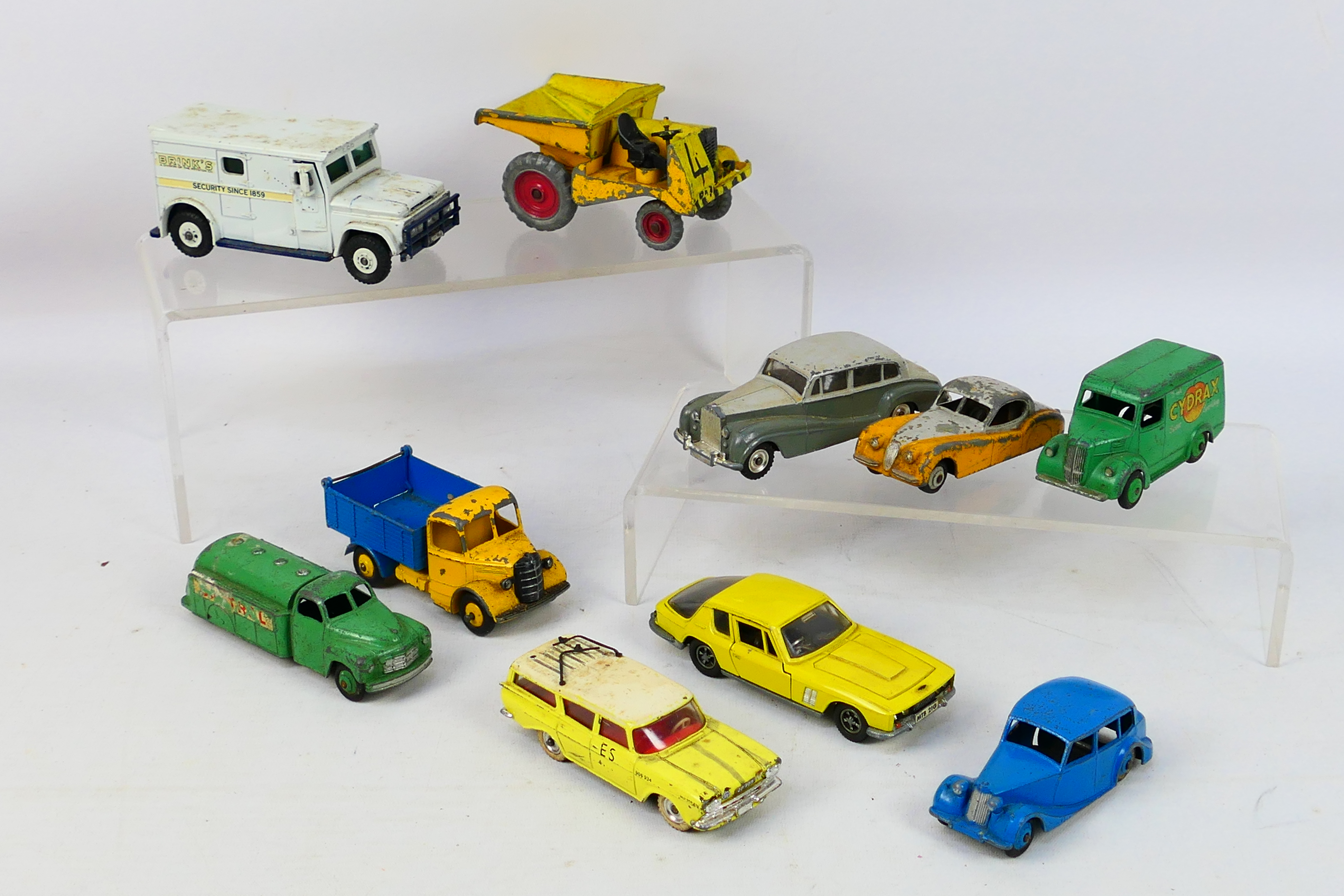 Dinky Toys - An unboxed collection of 10 Dinky Toys diecast model vehicles.