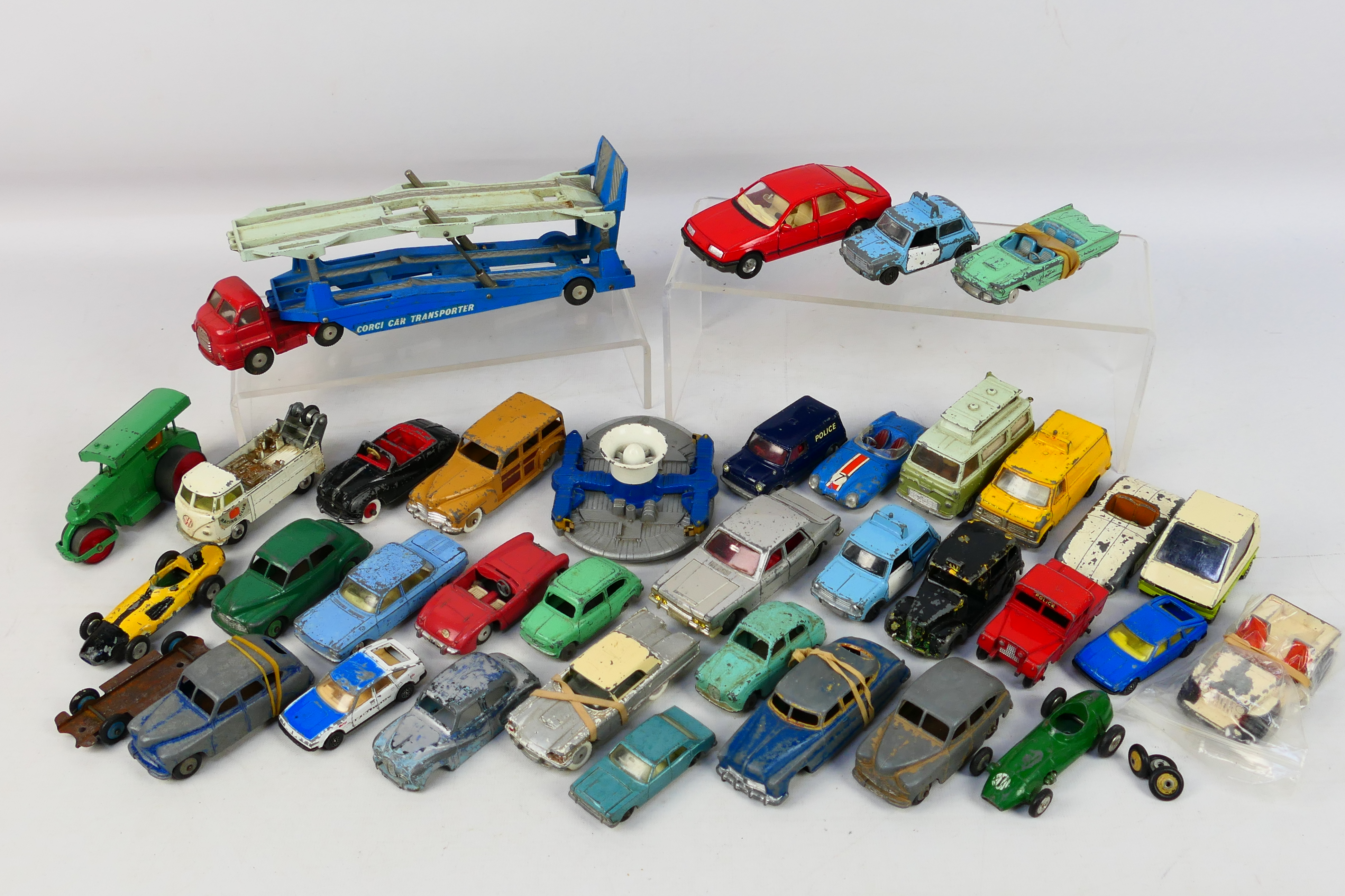 Dinky Toys - Corgi Toys - Matchbox - Other - Over 30 unboxed playworn diecast model vehicles.