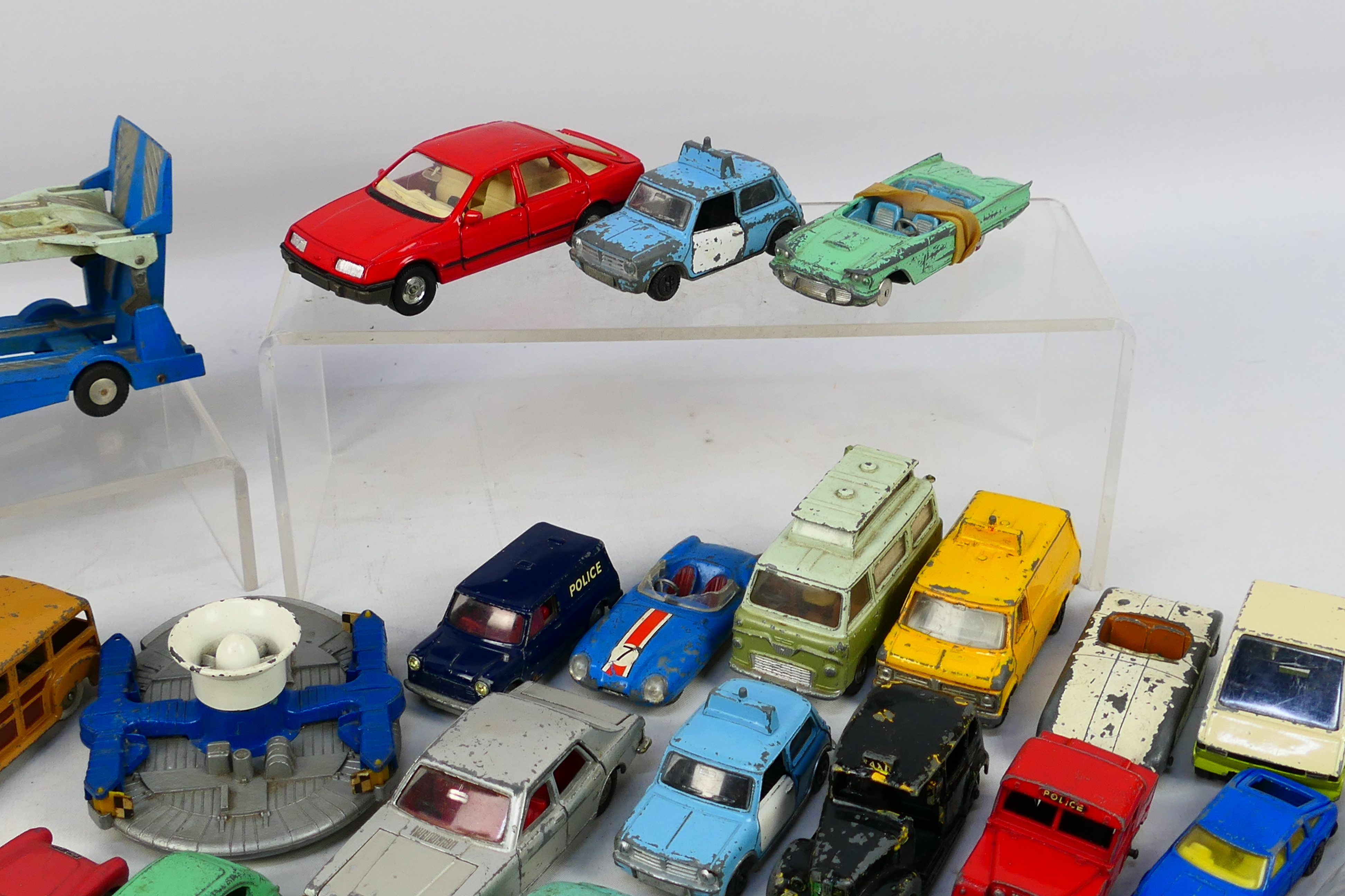 Dinky Toys - Corgi Toys - Matchbox - Other - Over 30 unboxed playworn diecast model vehicles. - Image 3 of 6