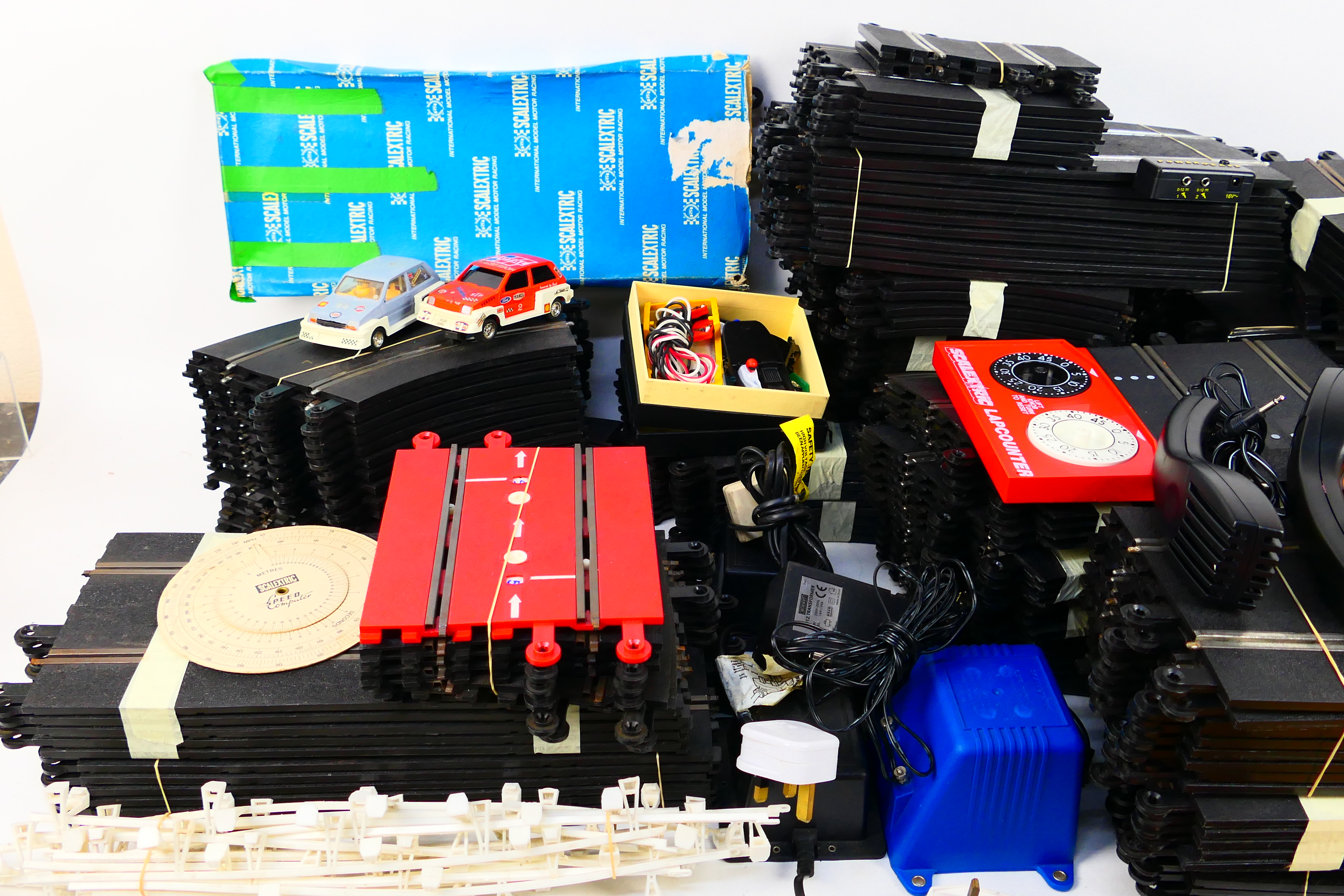 Scalextric - A large quantity of Scalextric track sections including long straights, curves, - Image 2 of 6