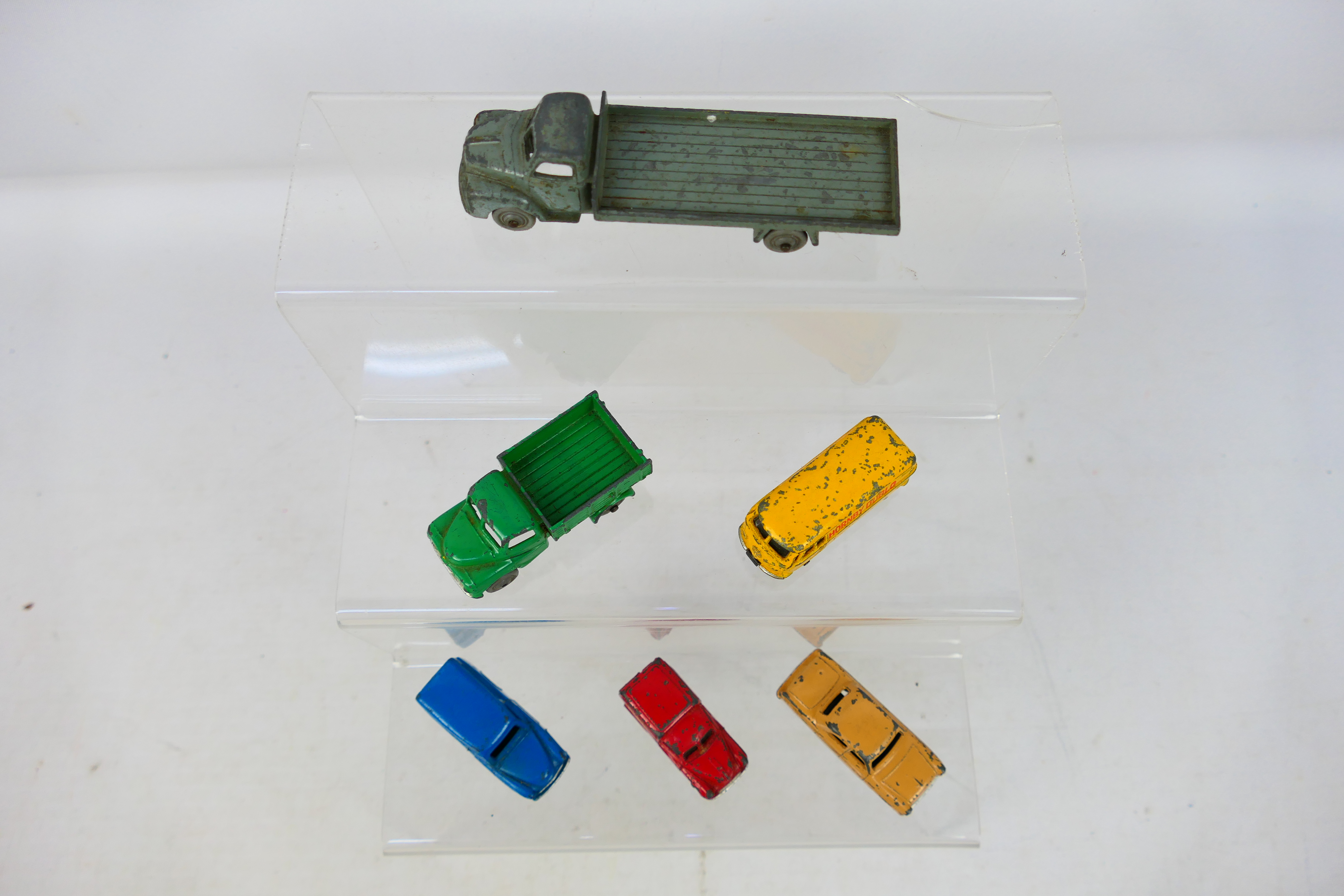 Dinky Dublo - An unboxed group of six Dinky Dublo diecast vehicles. - Image 8 of 8