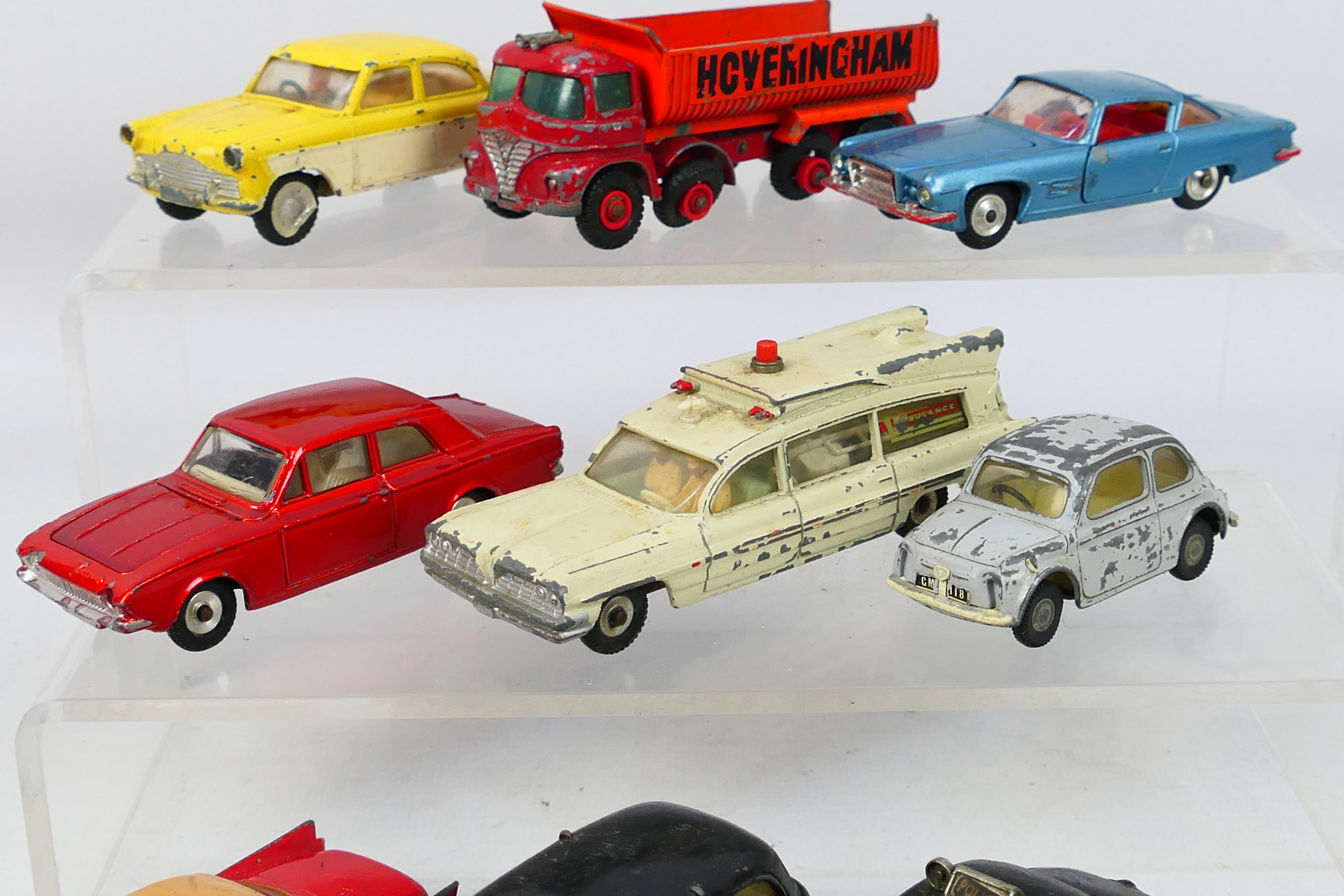 Spot-On - Dinky Toys - Corgi Toys - Matchbox - An unboxed collection of 10 playworn diecast model - Image 4 of 6