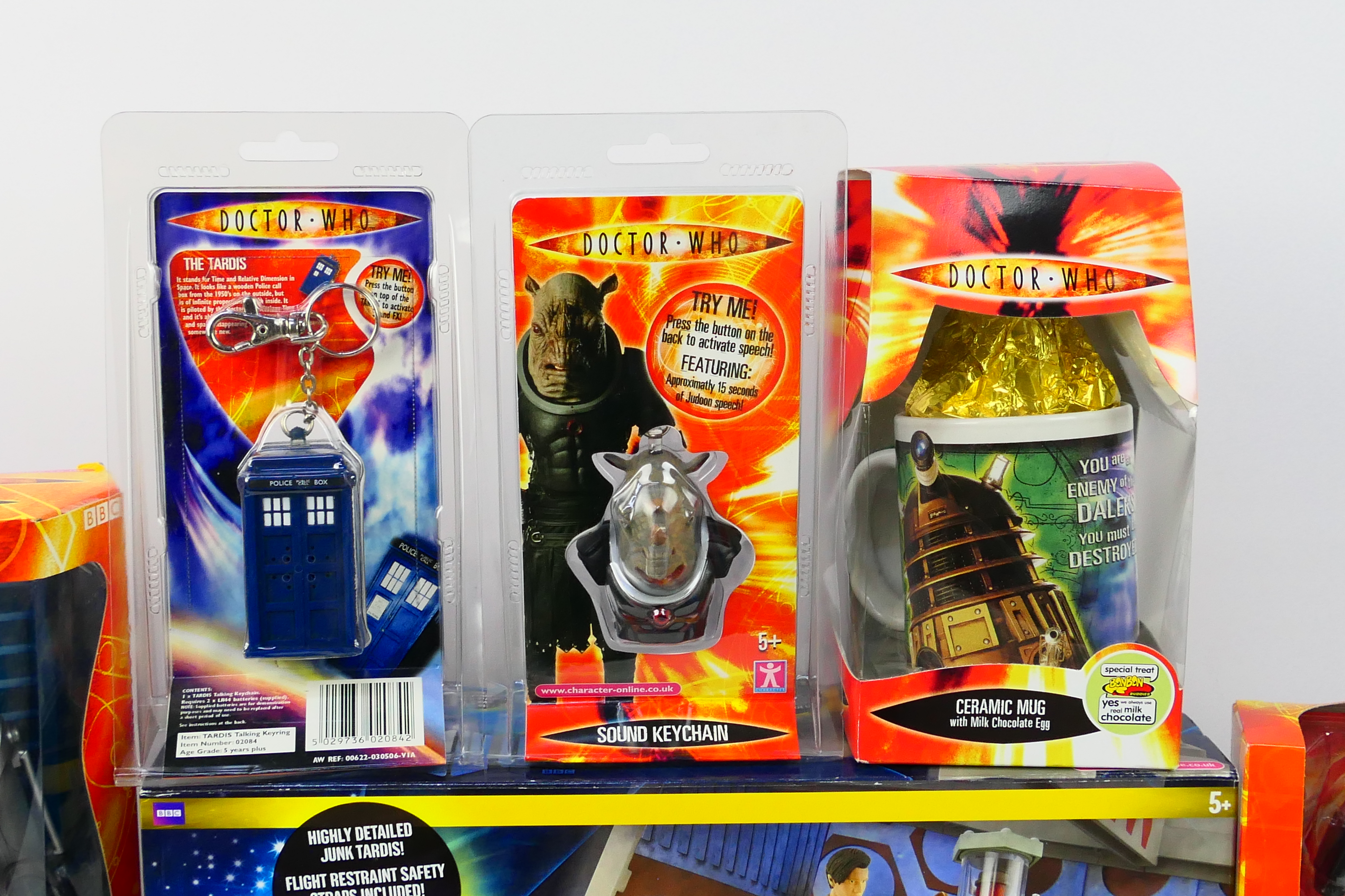 Character Options - Doctor Who - An assortment of 'New Who' Doctor Who items to include a 12" - Bild 2 aus 5