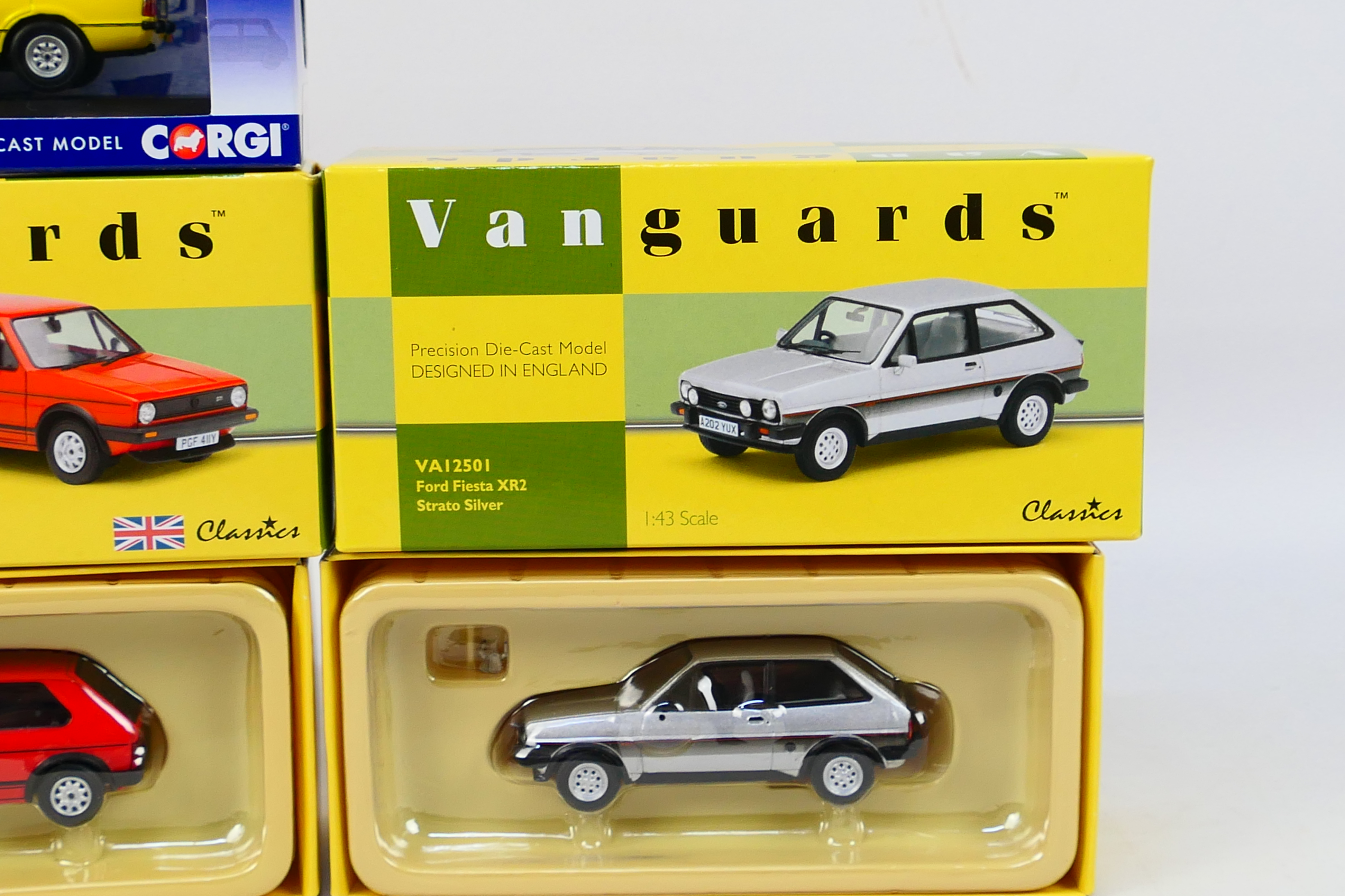 Vanguards - Four boxed Vanguards diecast model cars. - Bild 4 aus 4