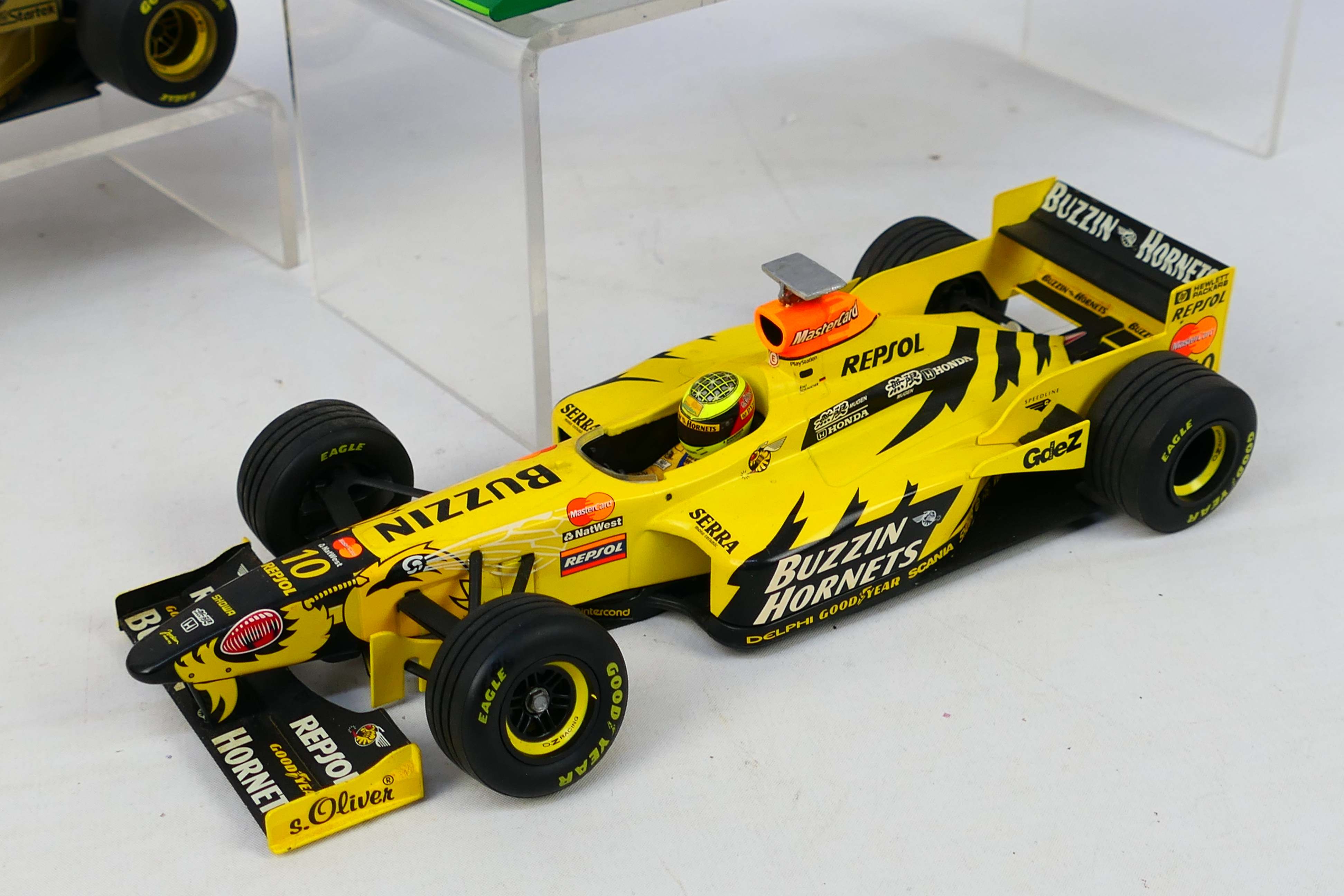 Minichamps - 3 x unboxed F1 cars in 1:18 scale, a Jordan Mugen Honda 198, - Image 3 of 4