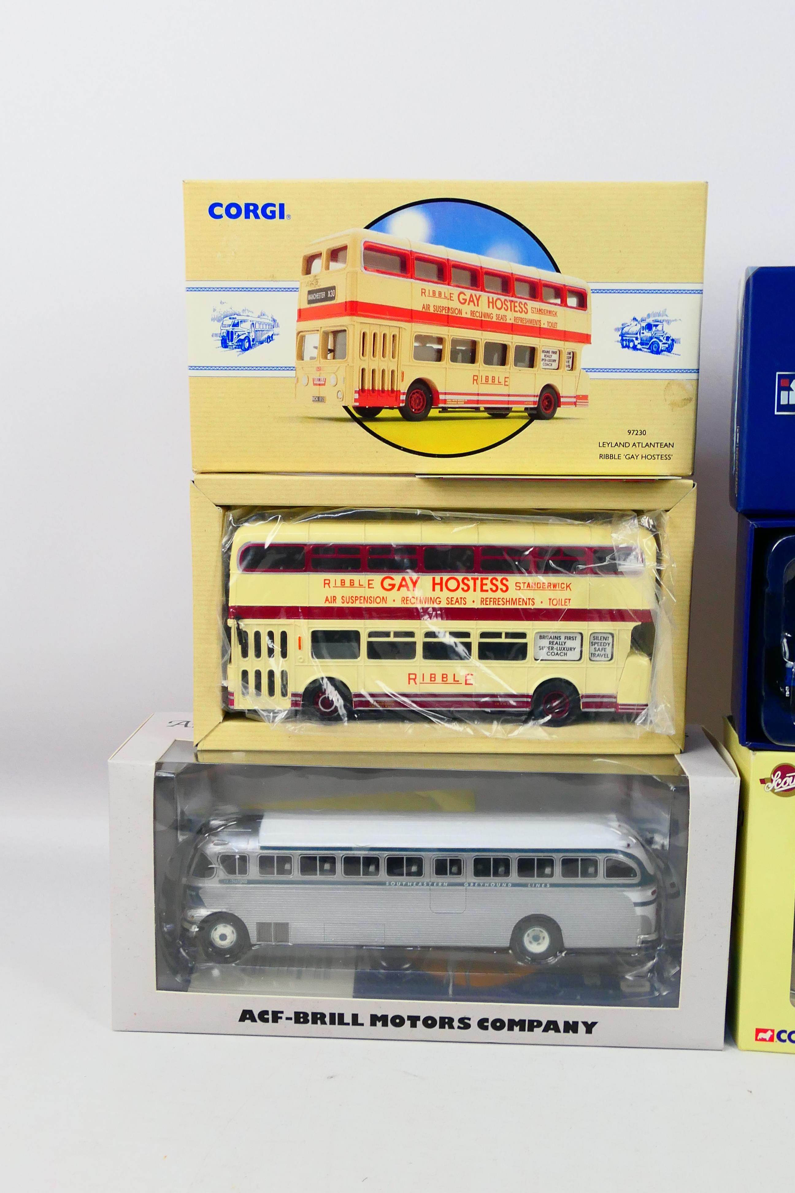 Corgi - Iconic Replicas - American Heritage - 4 x bus models in 1:50 scale, - Image 2 of 3