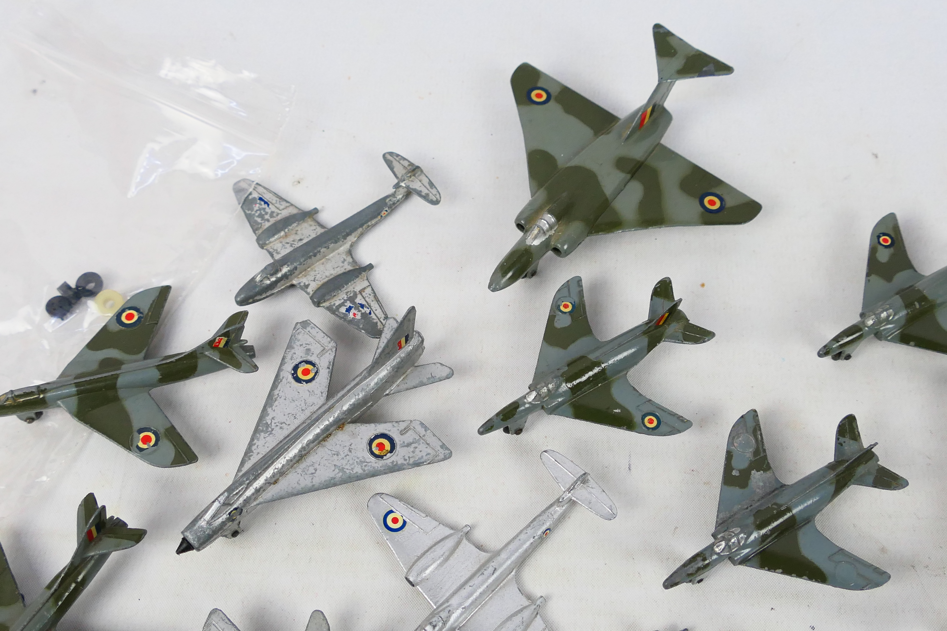Dinky Toys - An unboxed fleet of diecast model aircraft from Dinky Toys. - Image 2 of 5