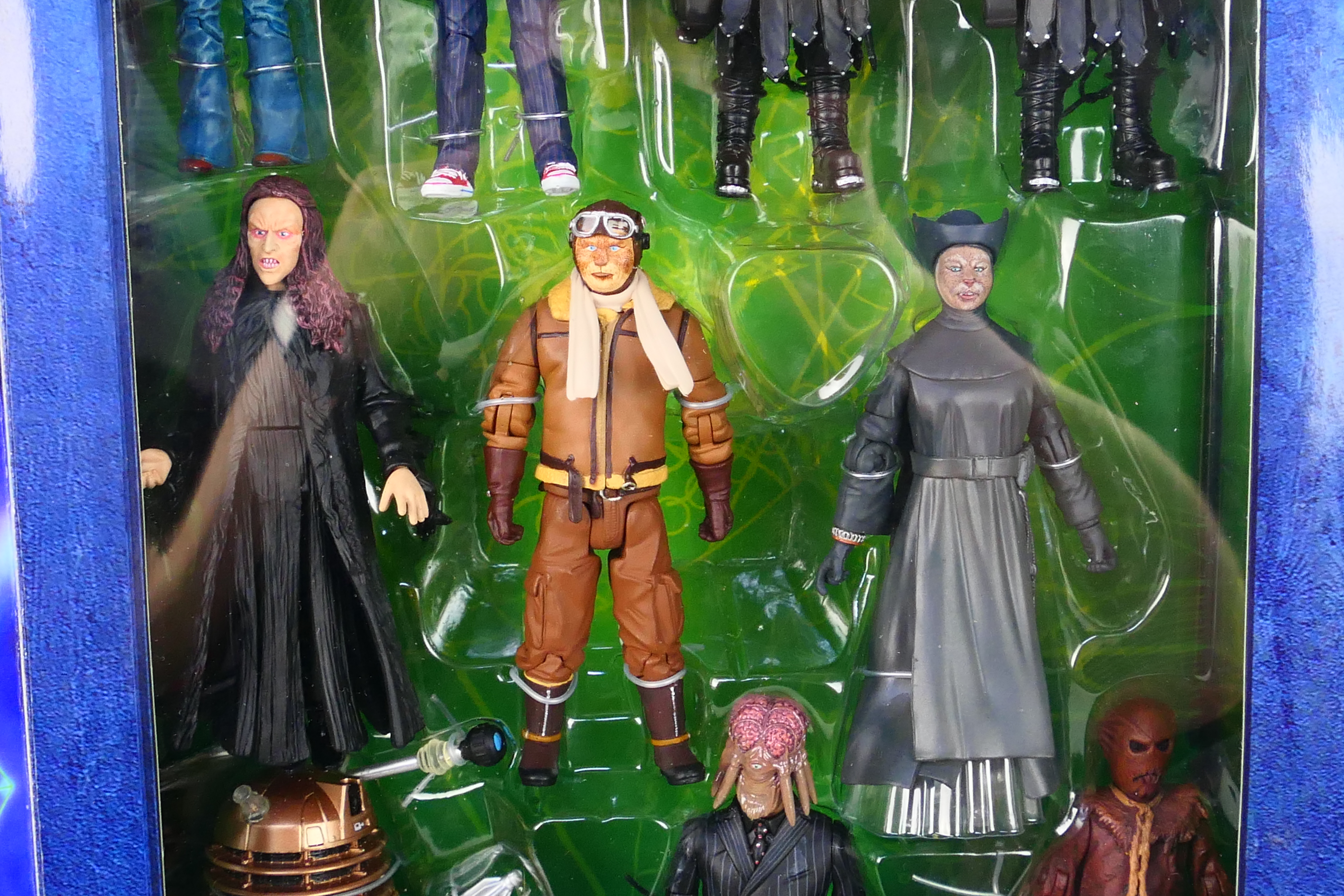 Character Options - Doctor Who - A Doctor Who series 3 10 figure Gift Set. This set comprises of 5. - Bild 4 aus 7