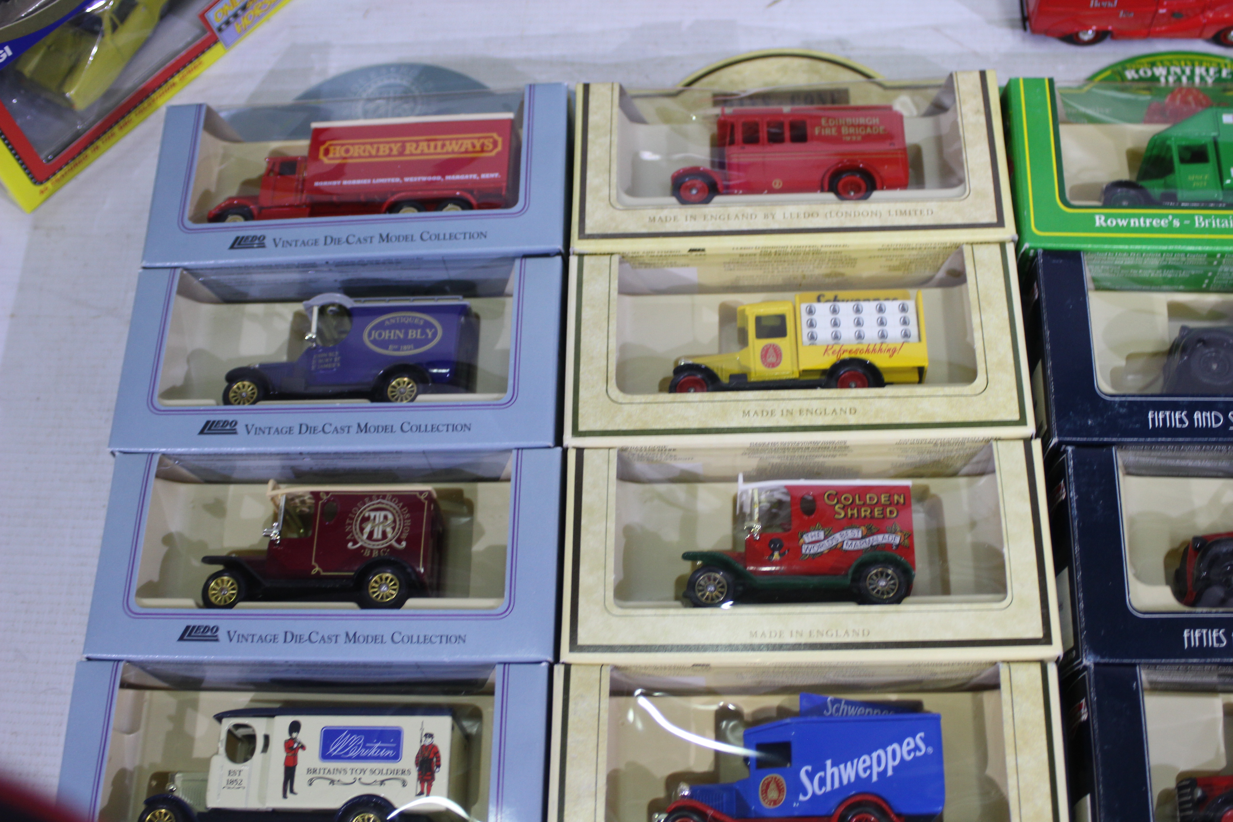 Lledo - EFE - Gama - Matchbox Dinky - A predominately boxed collection of diecast model vehicles, - Image 2 of 8