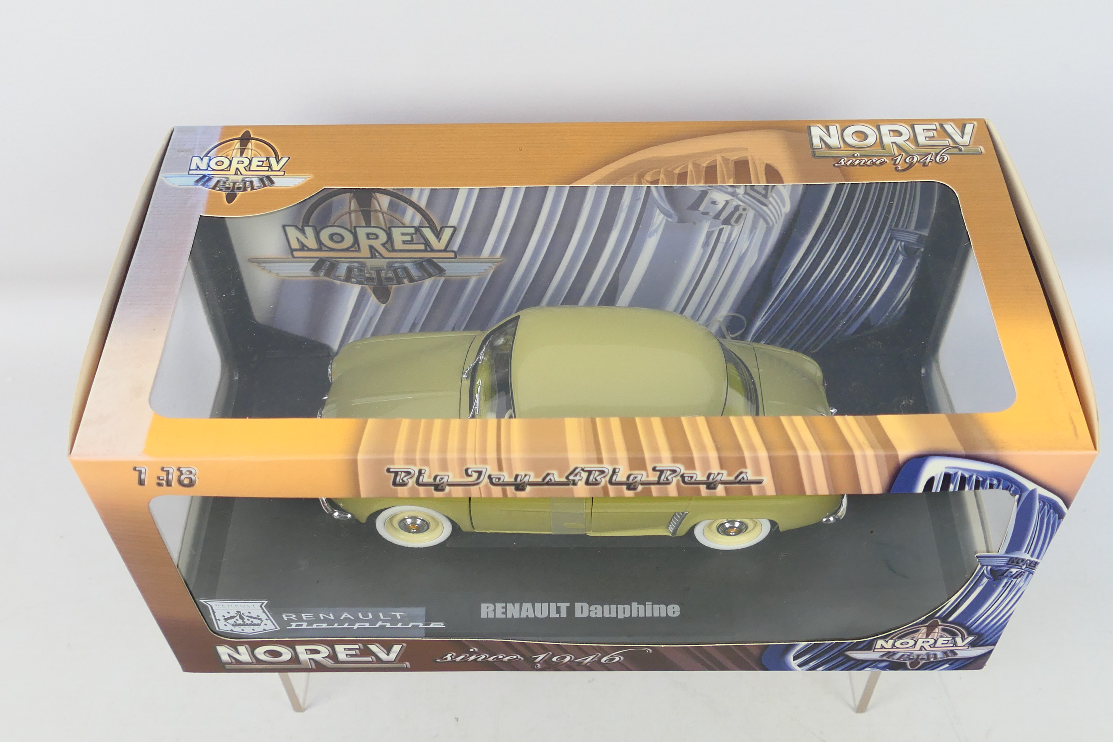 Norev - A boxed Norev #185164 1:18 scale 1958 Renault Dauphine. - Bild 2 aus 2