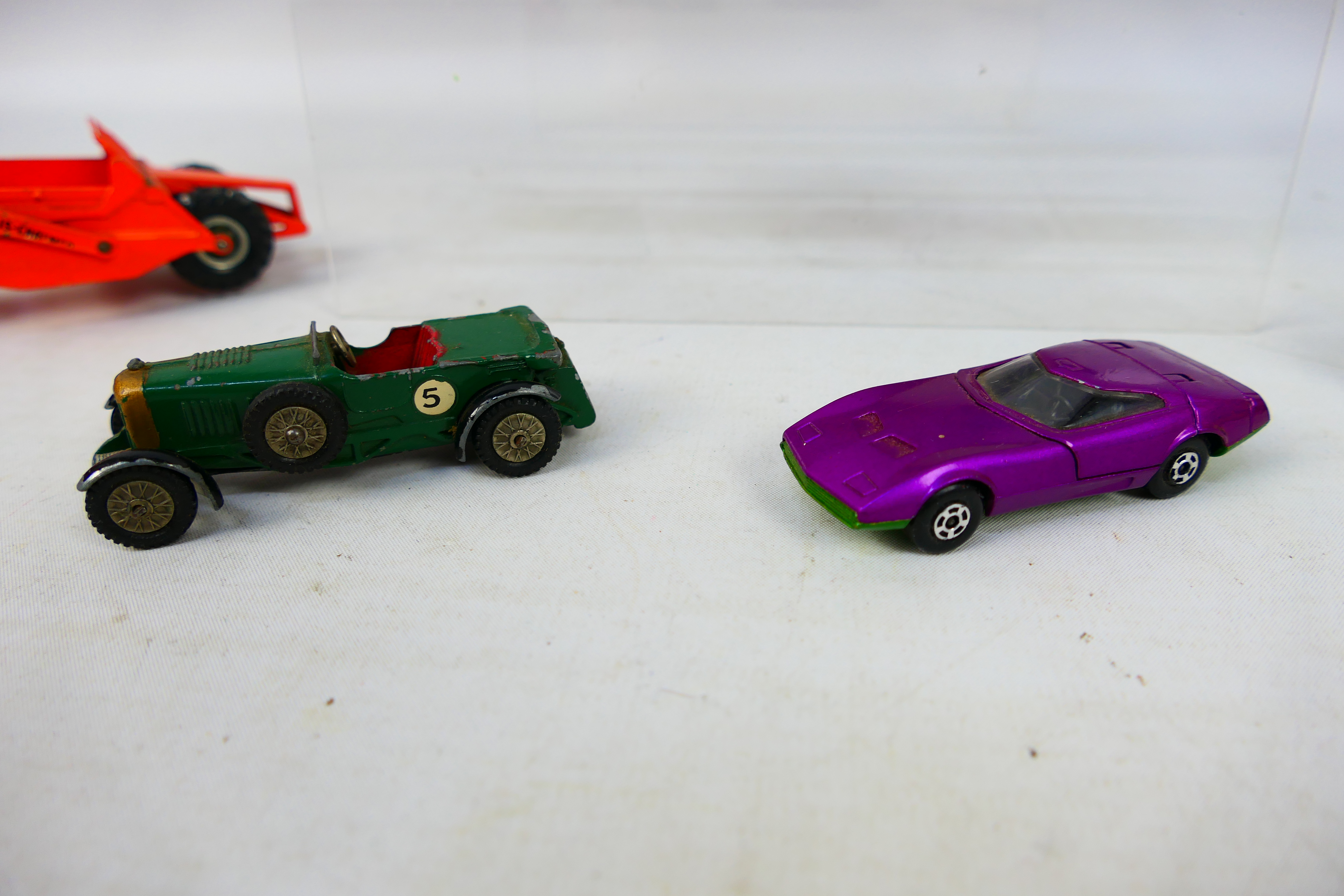 Matchbox - An unboxed collection of Matchbox diecast model vehicles mainly Regular Wheels. - Image 6 of 11