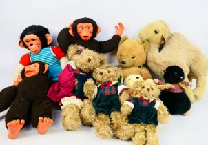 Merrythought - Chad Valley - Russ - Others - A menagerie of loose vintage and modern soft toys.