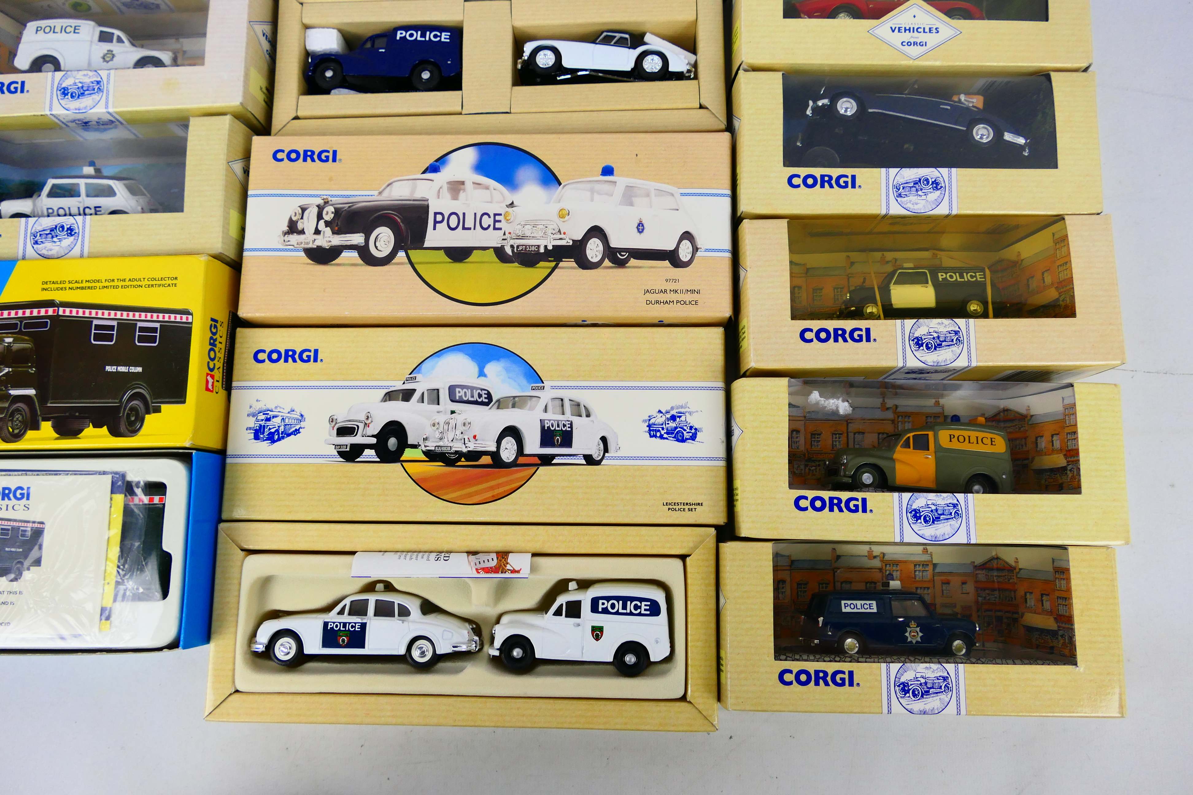 Corgi - Diecast - twelve Diecast vehicles in 1/43 scale including 97697 Leicestershire Police Set, - Image 8 of 11
