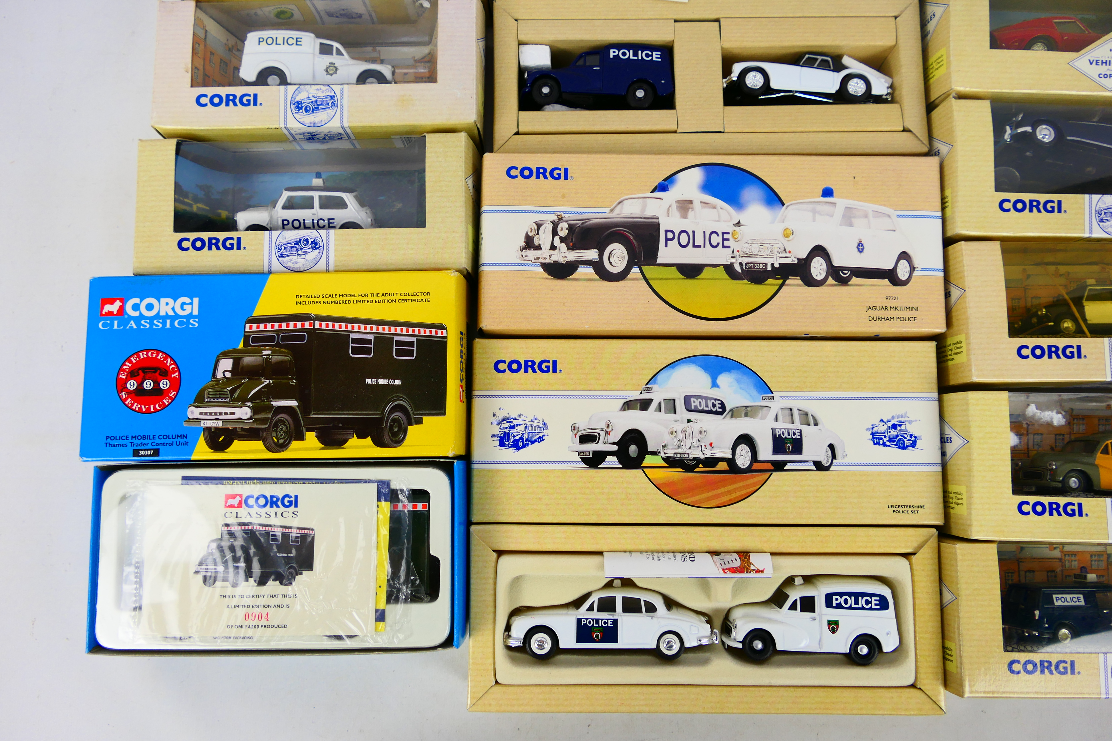 Corgi - Diecast - twelve Diecast vehicles in 1/43 scale including 97697 Leicestershire Police Set, - Image 5 of 11