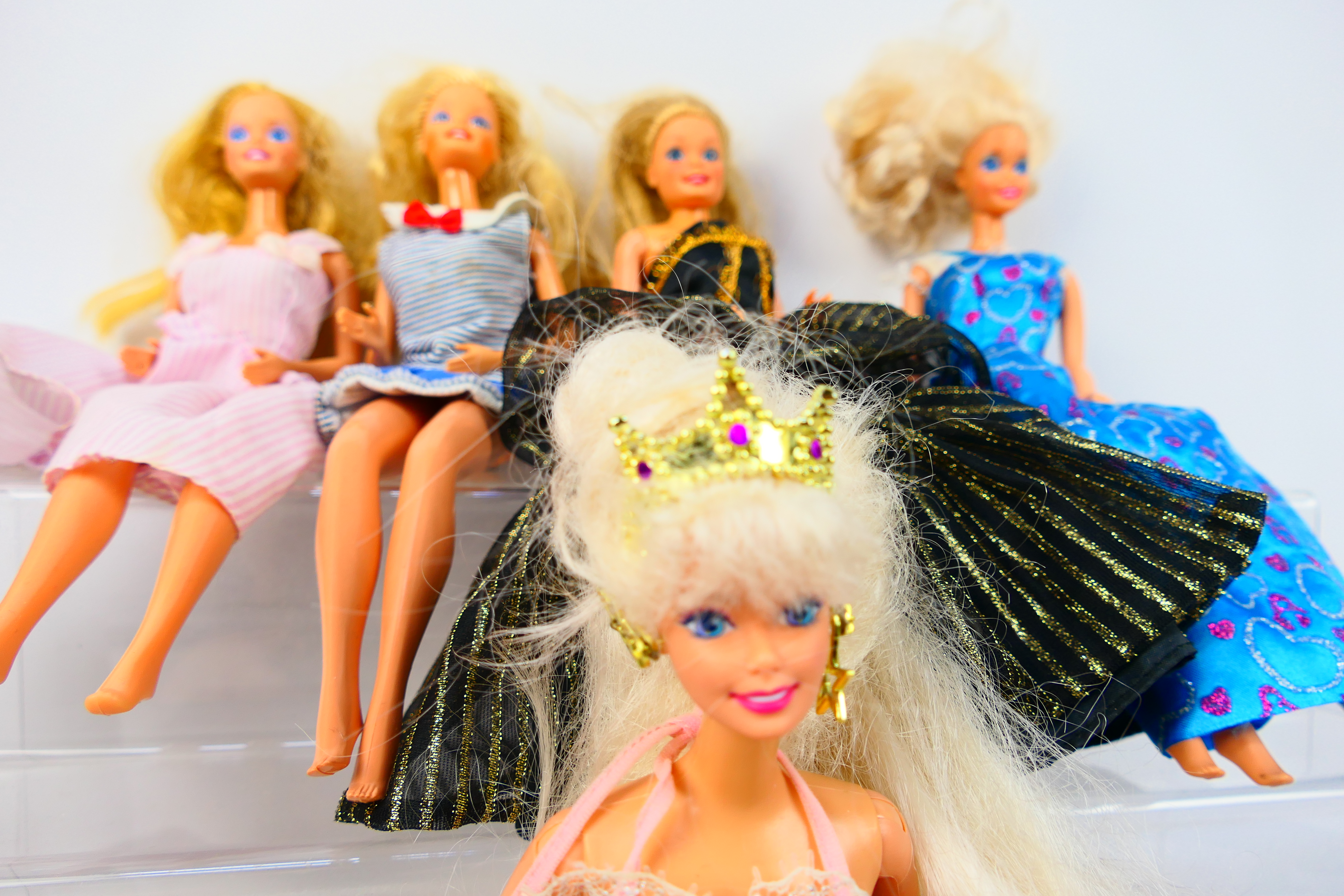 Mattel - Barbie - 5 x Barbie dolls and 1 x Ken doll, all fingers intact, - Bild 8 aus 9