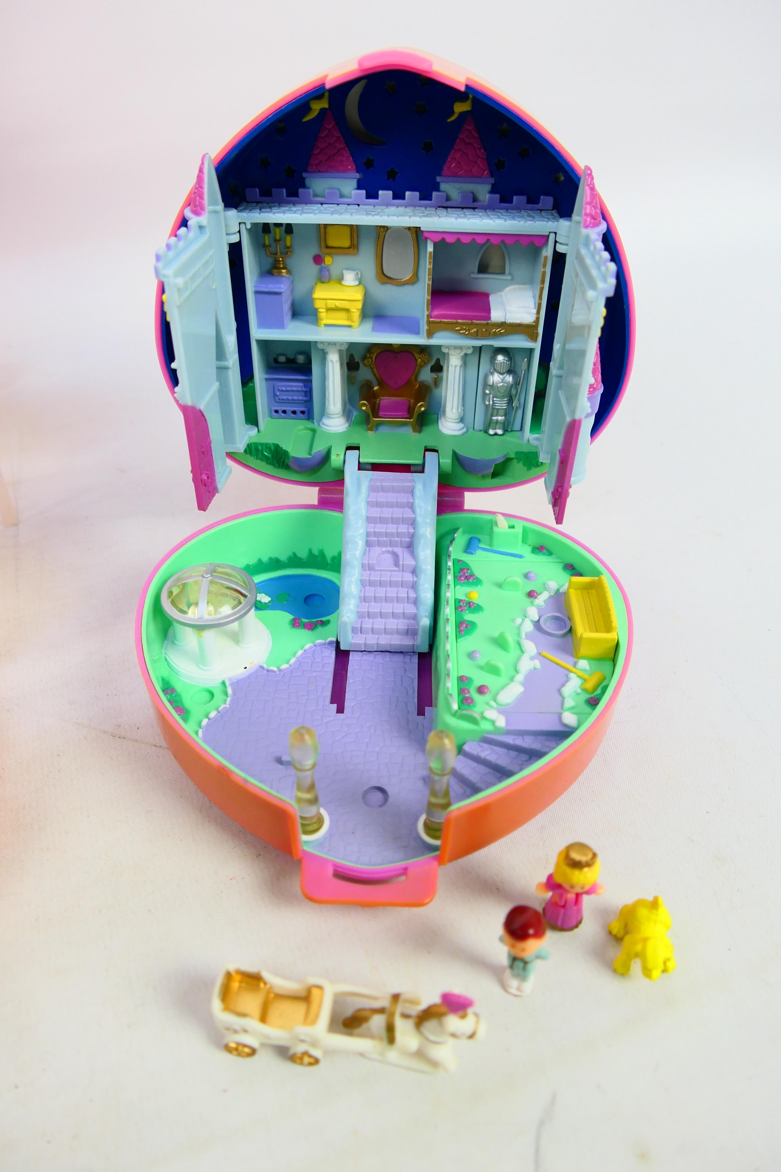 Bluebird Toys - Polly Pocket - Vivid Imaginations - Polly Pocket Tammy's Palm Tree Island, - Image 6 of 11