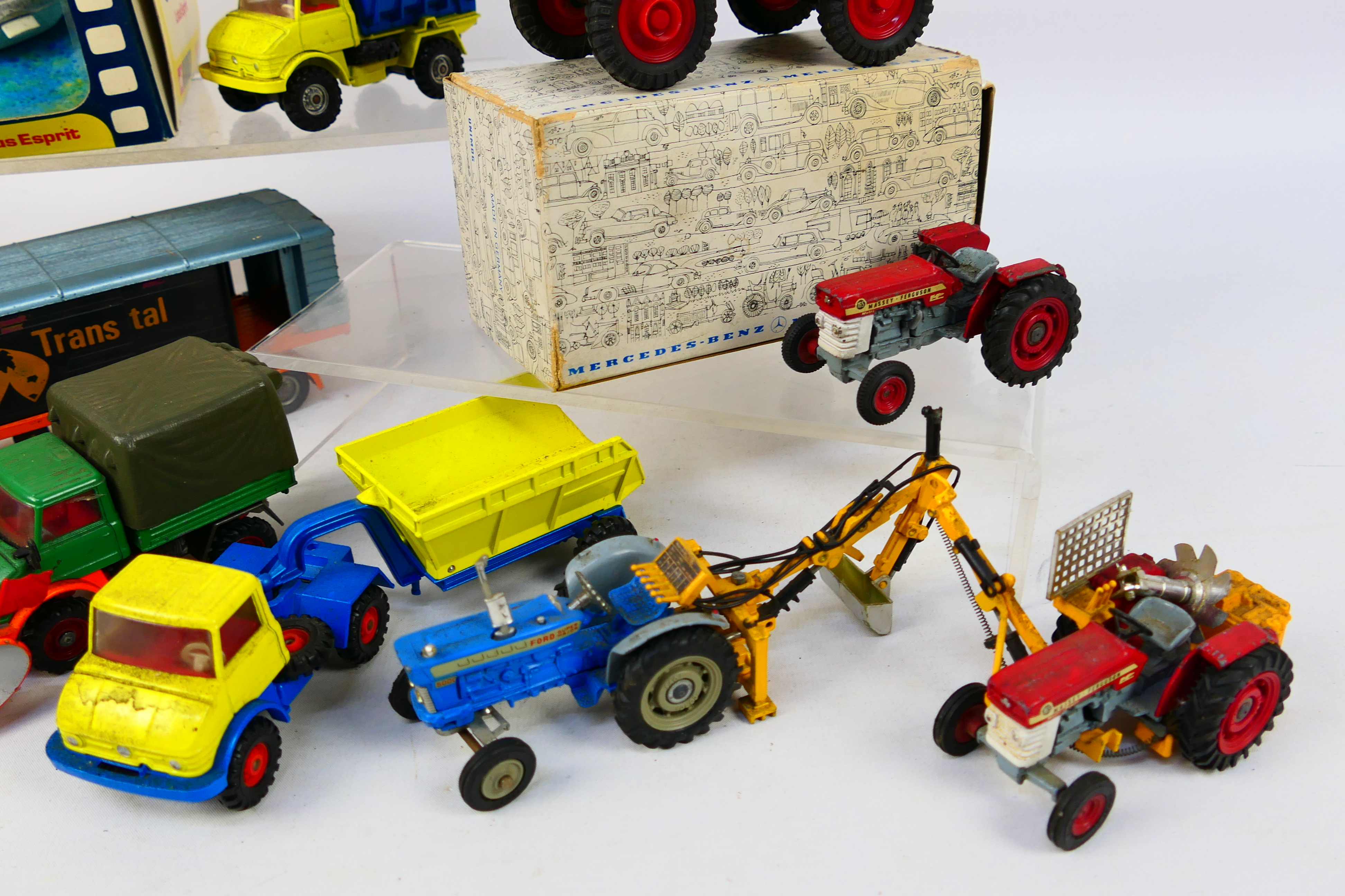 Corgi Toys - Cursor - A predominately unboxed group of diecast model vehicles mainly 1:43 scale. - Image 5 of 5