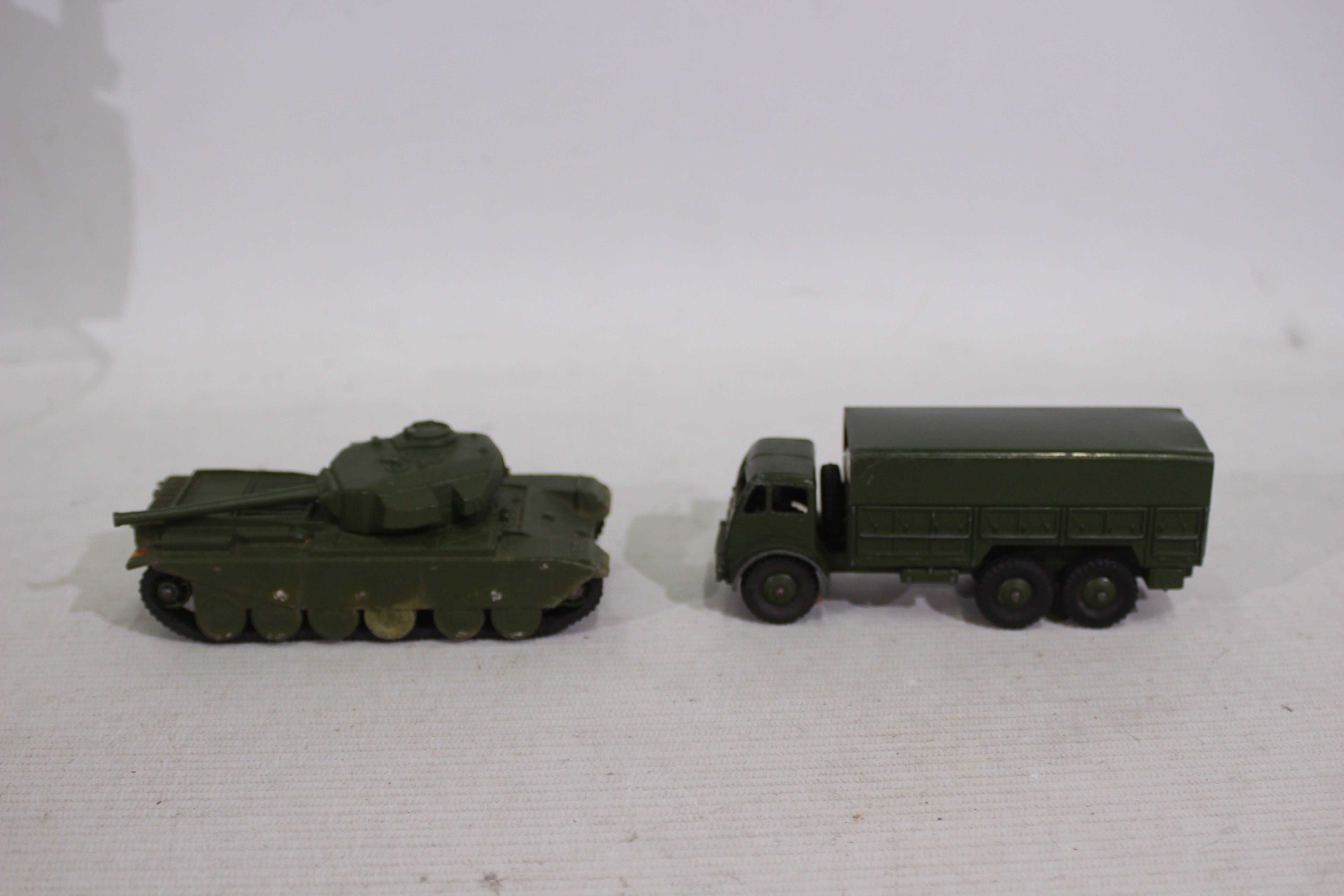 Dinky - 4 x boxed vehicles, Mighty Antar Tank Transporter # 660, Centurion Tank # 651, - Image 3 of 15