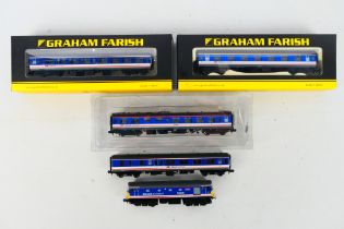 Graham Farish - N Gauge - An unboxed Class 33 locomotive named Spitfire in Network SouthEast livery