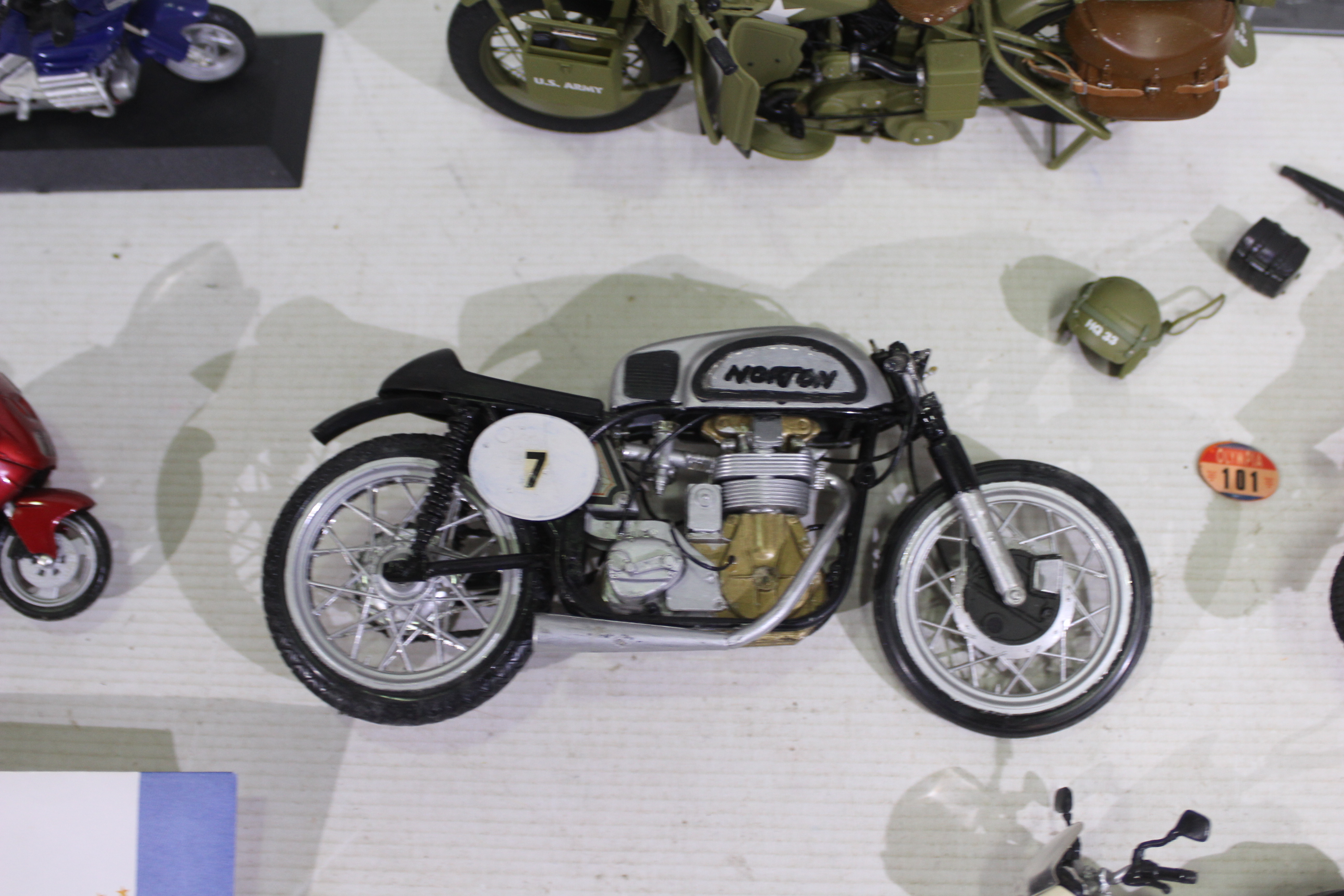 Franklin Mint - Atlas - Vitesse - A group of motorcycle models including a Harley Davidson WLA, - Image 9 of 19