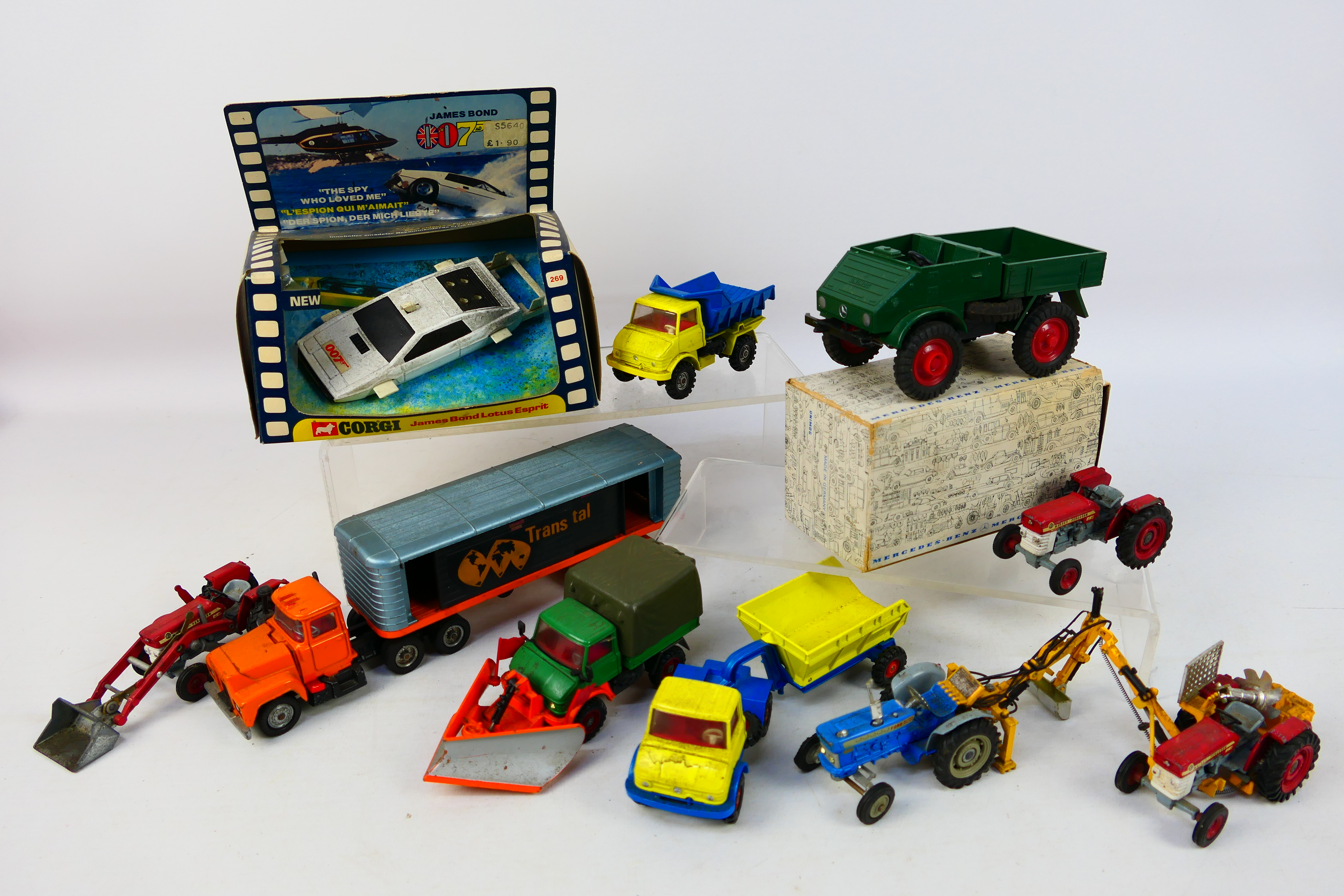 Corgi Toys - Cursor - A predominately unboxed group of diecast model vehicles mainly 1:43 scale.