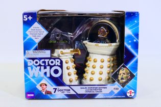 Character Options - Doctor Who - Dalek Emperor Davros and Destroyed Imperial Dalek set (#03960).