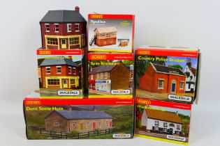 Hornby Skaledale - Six boxed predominately Hornby Skaledale buildings / accessories.