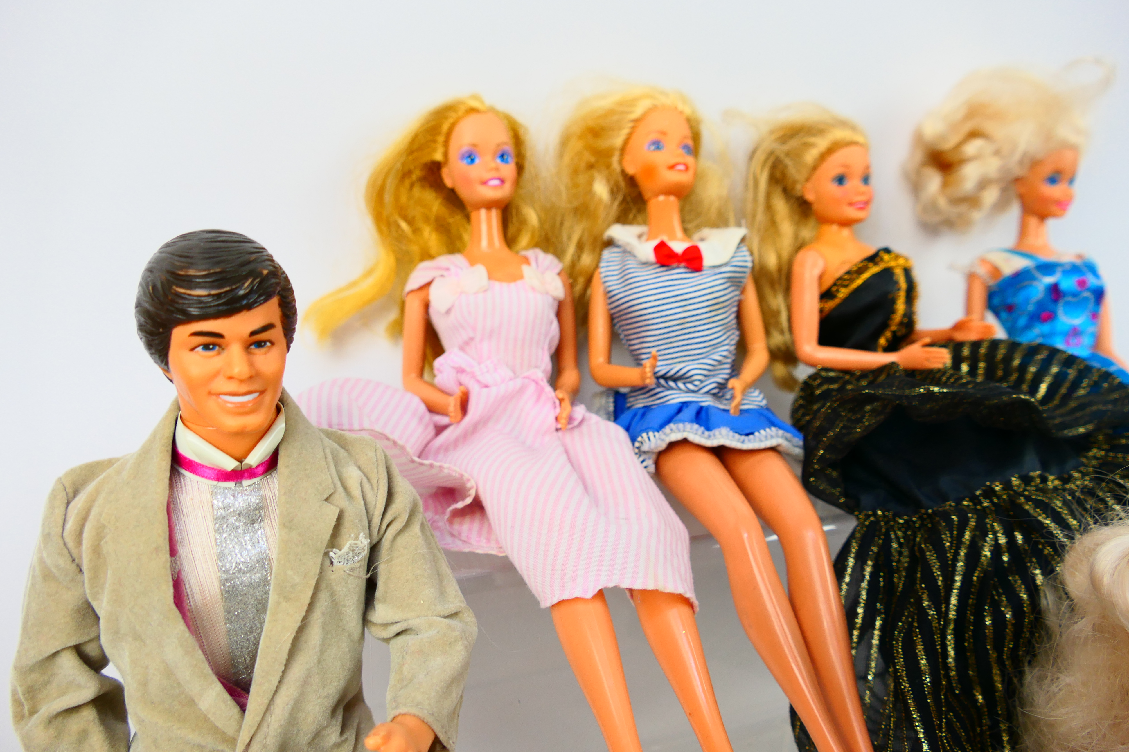 Mattel - Barbie - 5 x Barbie dolls and 1 x Ken doll, all fingers intact, - Bild 6 aus 9