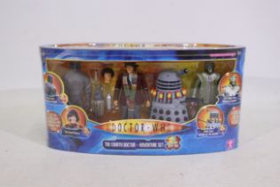 Character Options - Doctor Who - The Fourth Doctor Adventure Set (#03287) containing action figures