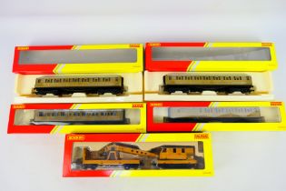 Hornby - Four boxed LNER OO gauge passenger coaches with a OO gauge Breakdown Crane.