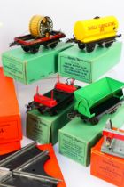 Hornby - Dinky - Model Railways - A selection of original O gauge Hornby Trains items to include