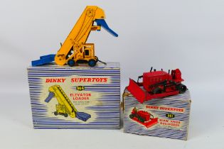 Dinky Supertoys - Diecast A pair of Dinky Supertoys to include 961 Blaw Knox Bulldozer in red and