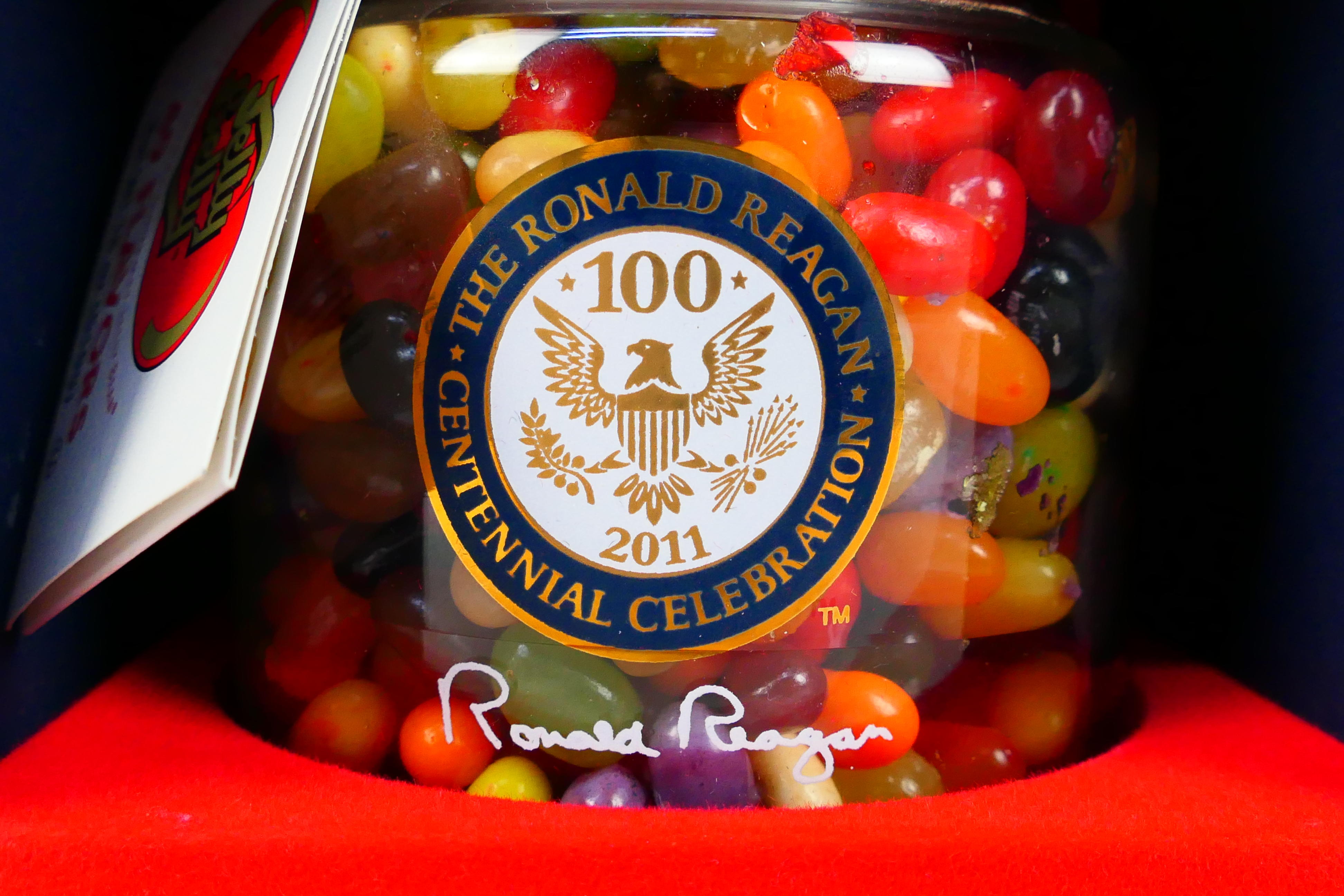 Ronald Reagan - An unopened and boxed special edition jar of Jelly Belly jelly beans produced for - Image 3 of 8