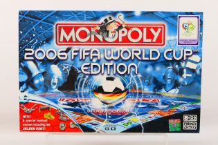 Hasbro - Monopoly - An unopened 2006 FIF