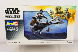 Revell - Star Wars - A boxed factory sealed Revell #06786 Star Wars Mandalorian 'Speeder Bike' 1:12