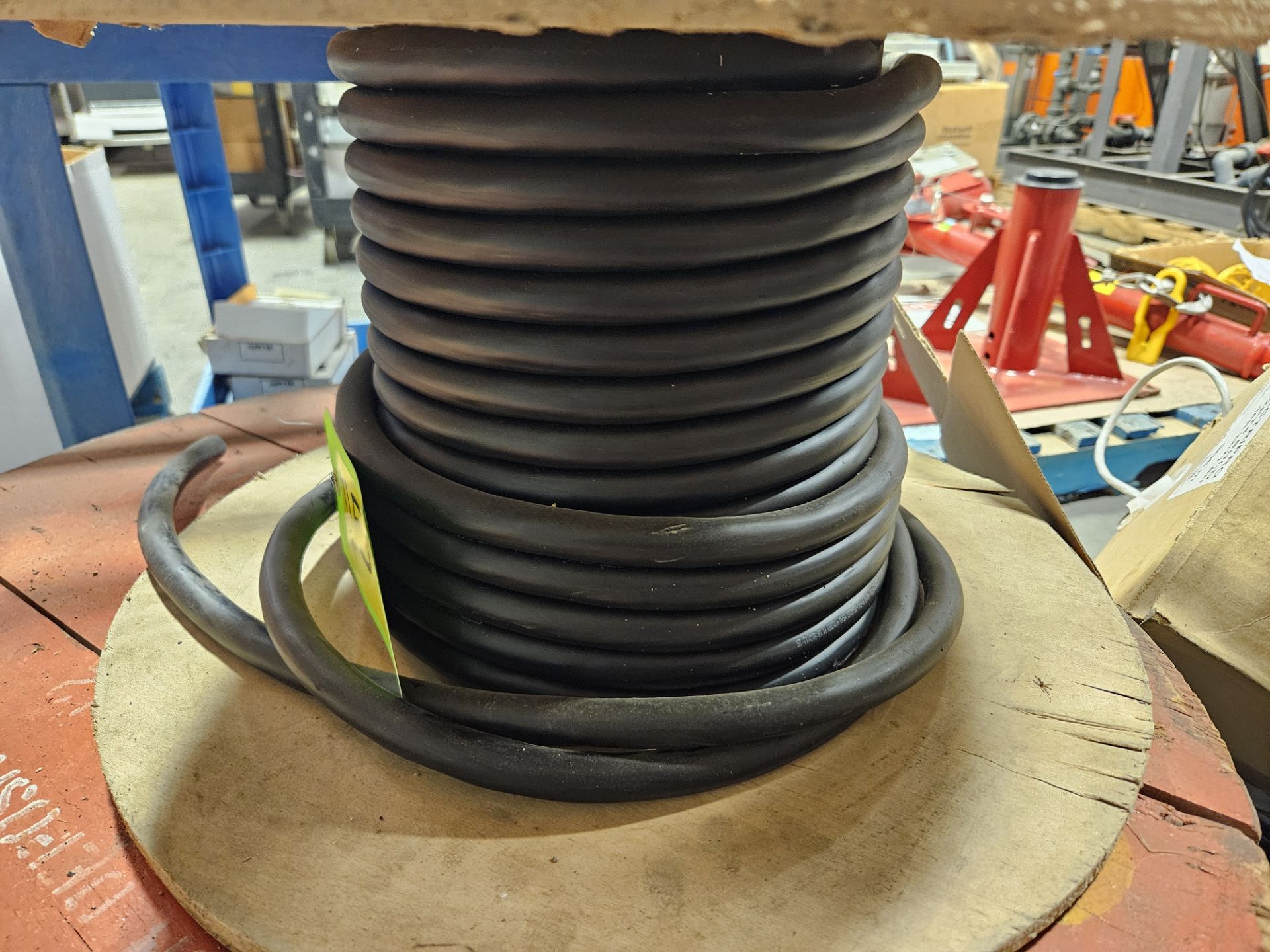 LOT - (1) CANADA WIRE CSA/ACNOR 2/0 TW75 600V, (1) 500W CABLE- (LOCATION - 164 INDUSTRIAL BLVD, - Image 6 of 8