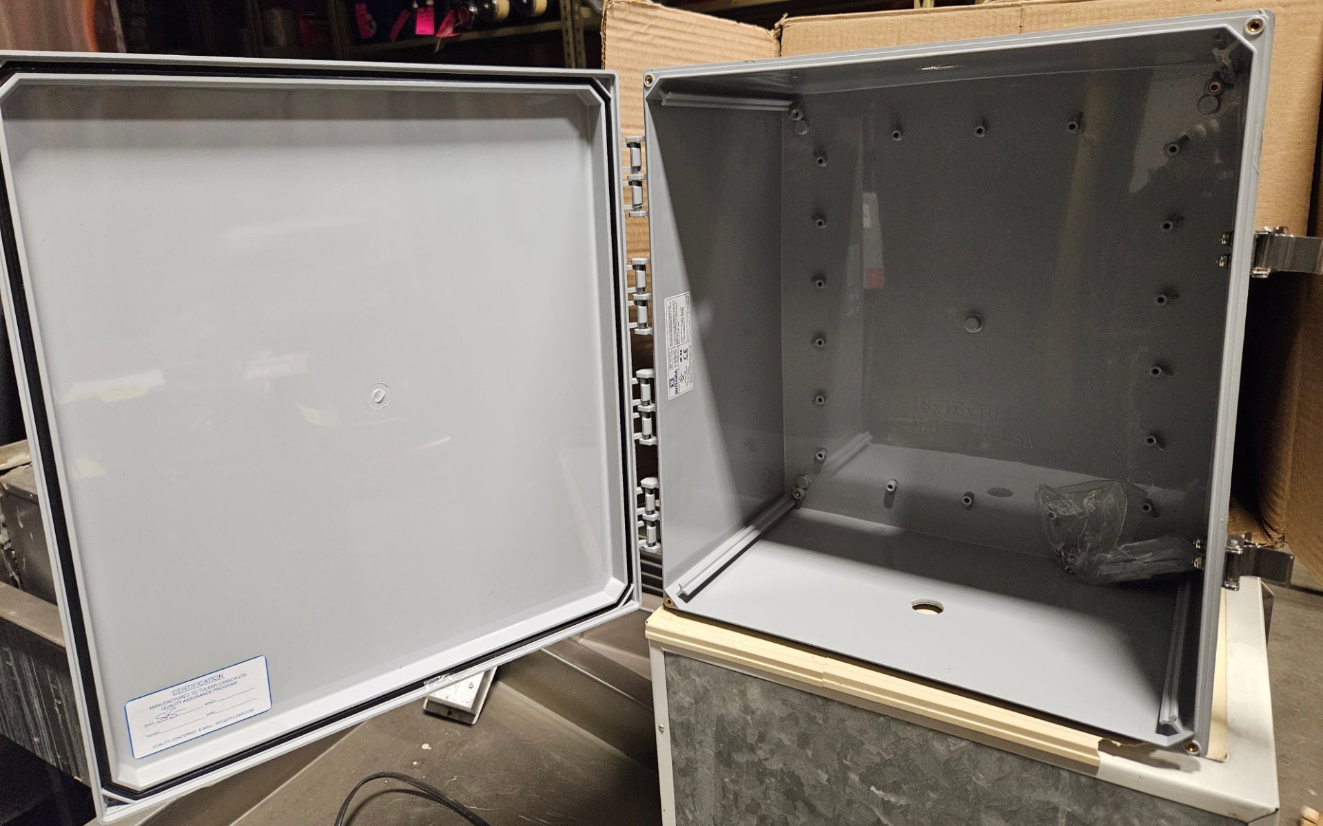 INTEGRA ENCLOSURES, H181610HLL, 8" X 16" X 10" OPAQUE HINGED COVER W/ LOCKING LATCH, MOUNTING FEET - - Image 3 of 6