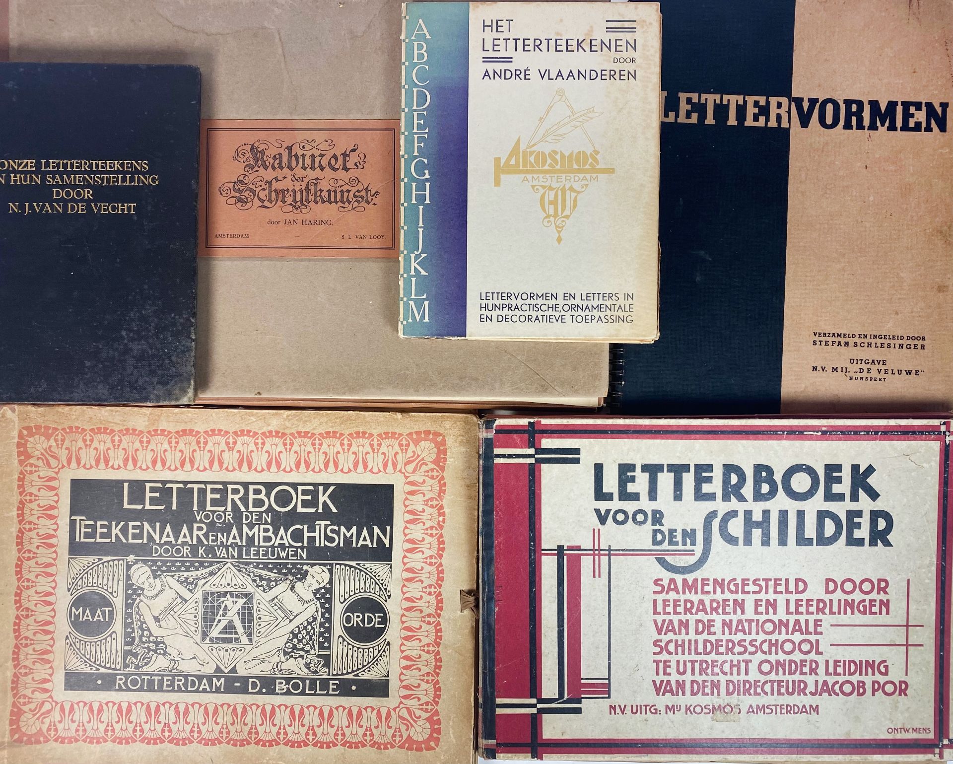 TYPEFACES -- LEEUWEN, K. v. Letterboek voor den teekenaar en ambachtsman. (1907). W