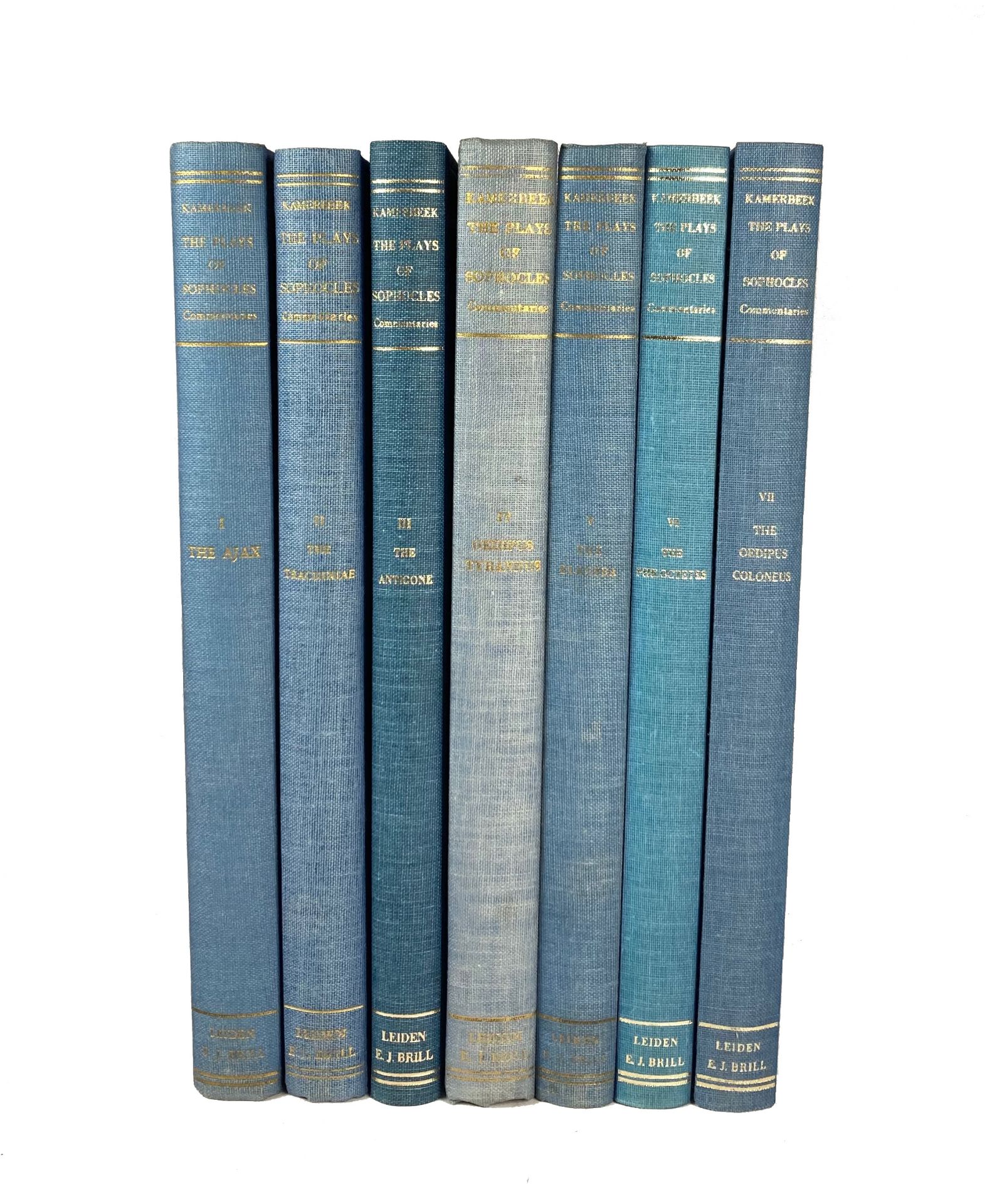 SOPHOCLES. The plays. Comm. by J.C. Kamerbeek. Leiden, 1963-84. 7 vols. Ocl