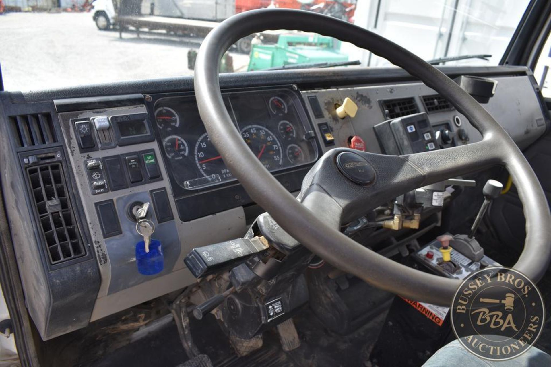 2003 FREIGHTLINER FL80 26011 - Image 46 of 65