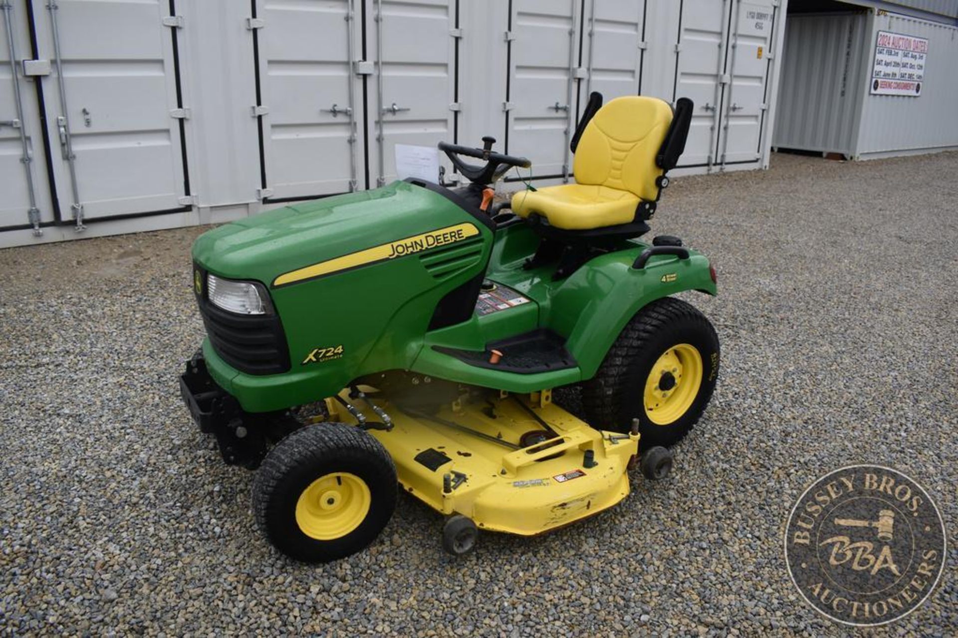 JOHN DEERE X724 26068 - Image 2 of 15