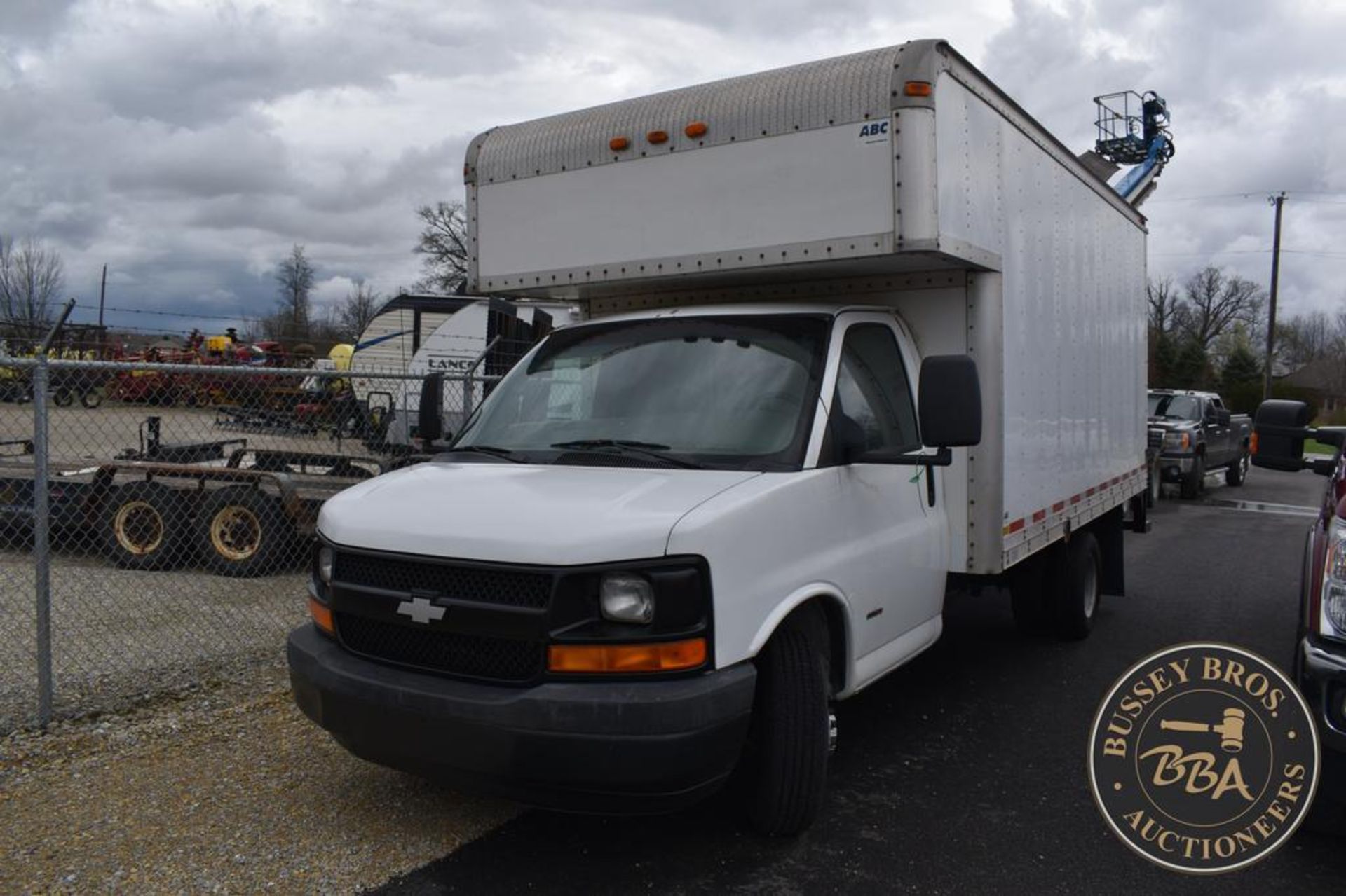 2006 CHEVROLET G3500 26196