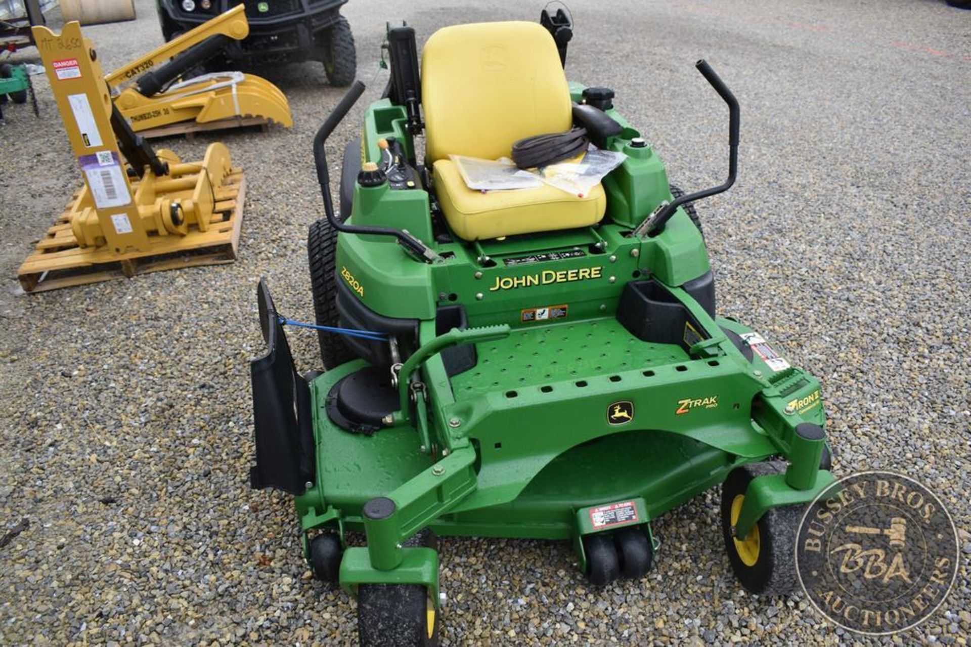 JOHN DEERE Z820A 26104 - Image 15 of 27