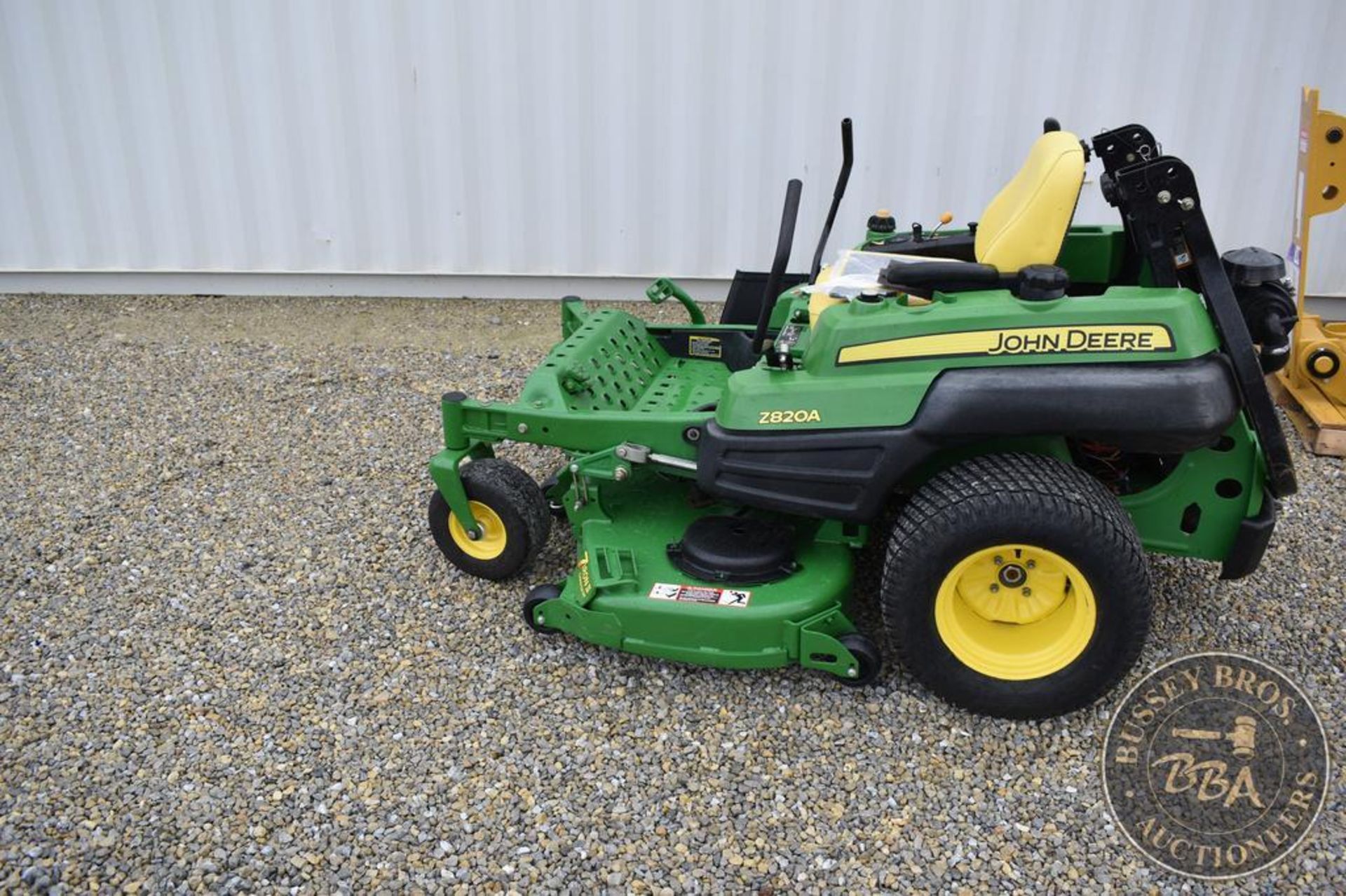 JOHN DEERE Z820A 26104 - Image 2 of 27